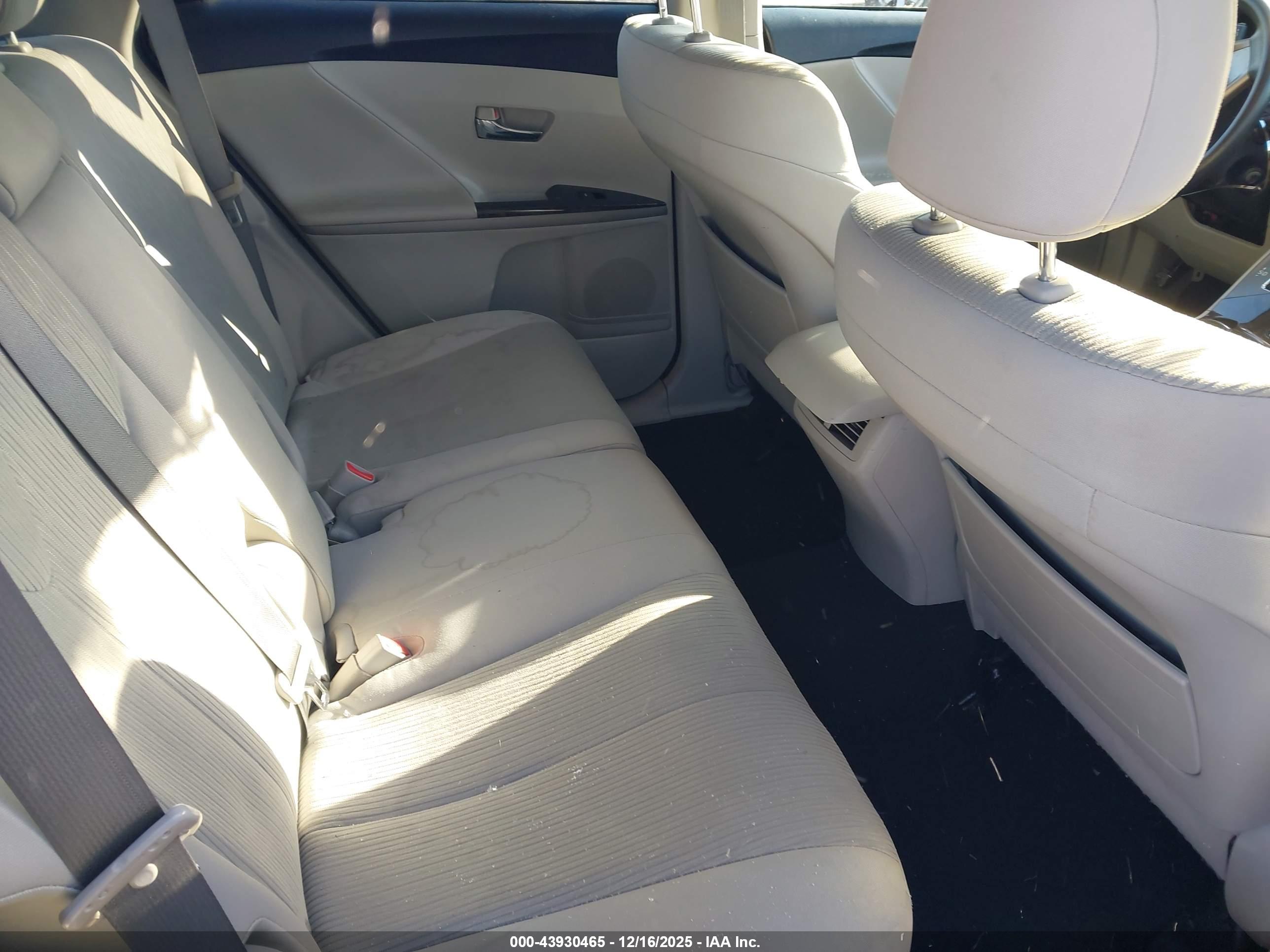 TOYOTA VENZA image 8