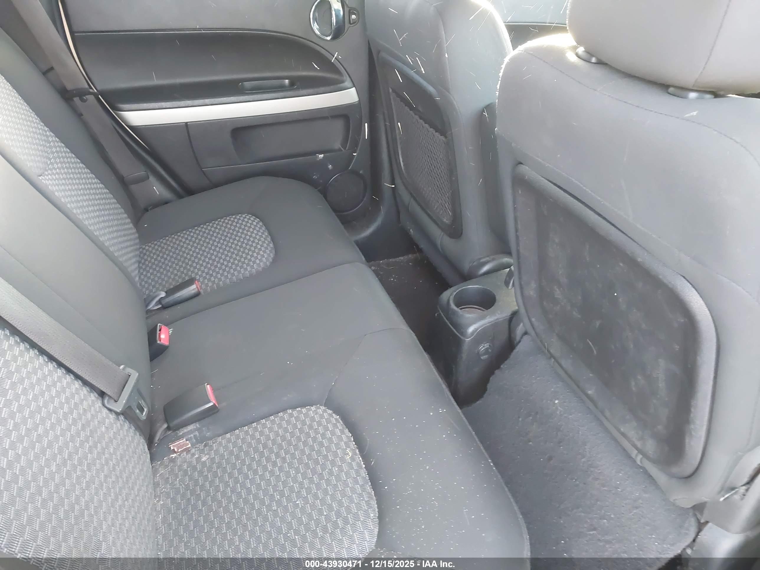 CHEVROLET HHR image 8