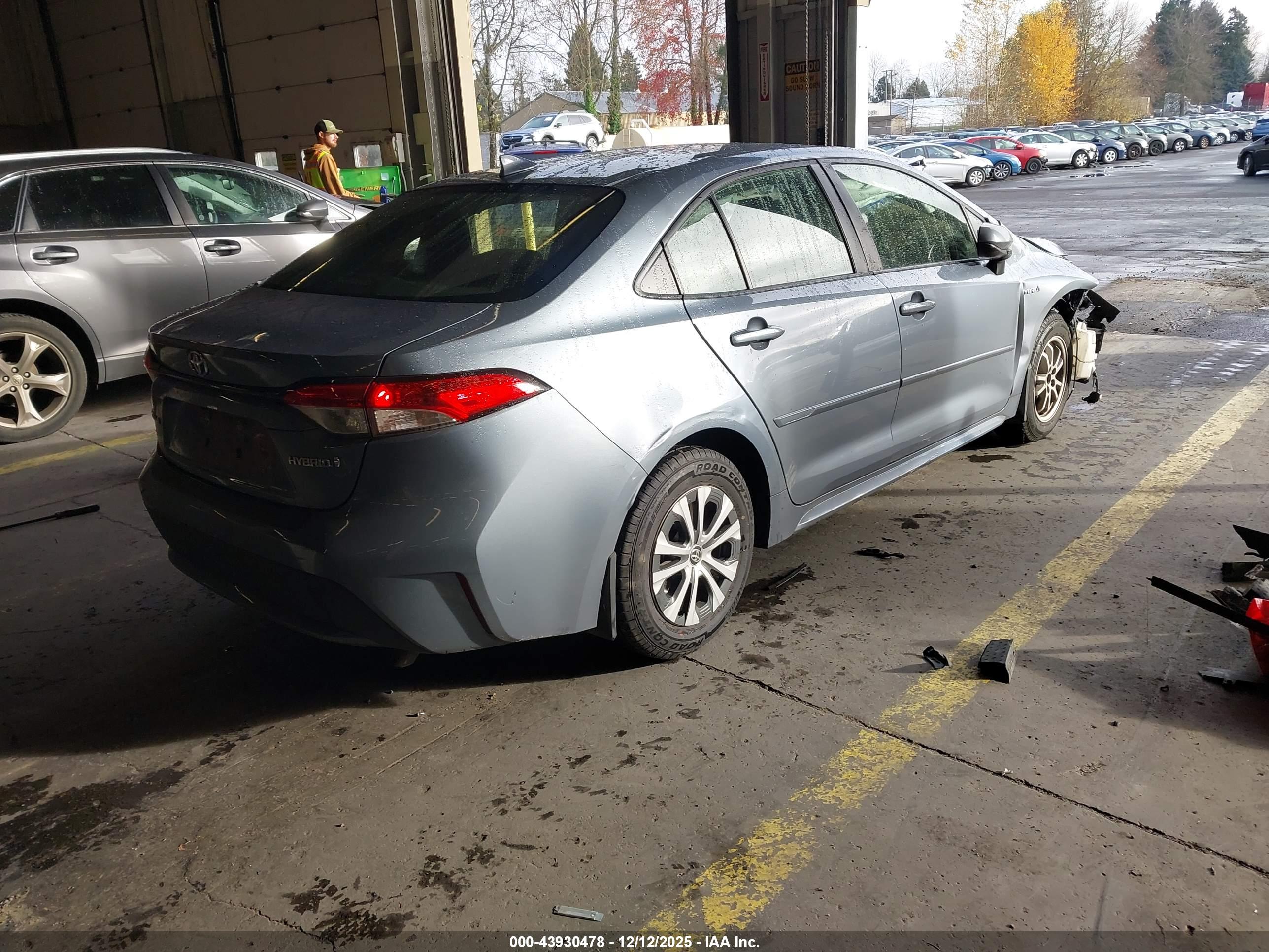 TOYOTA COROLLA image 4