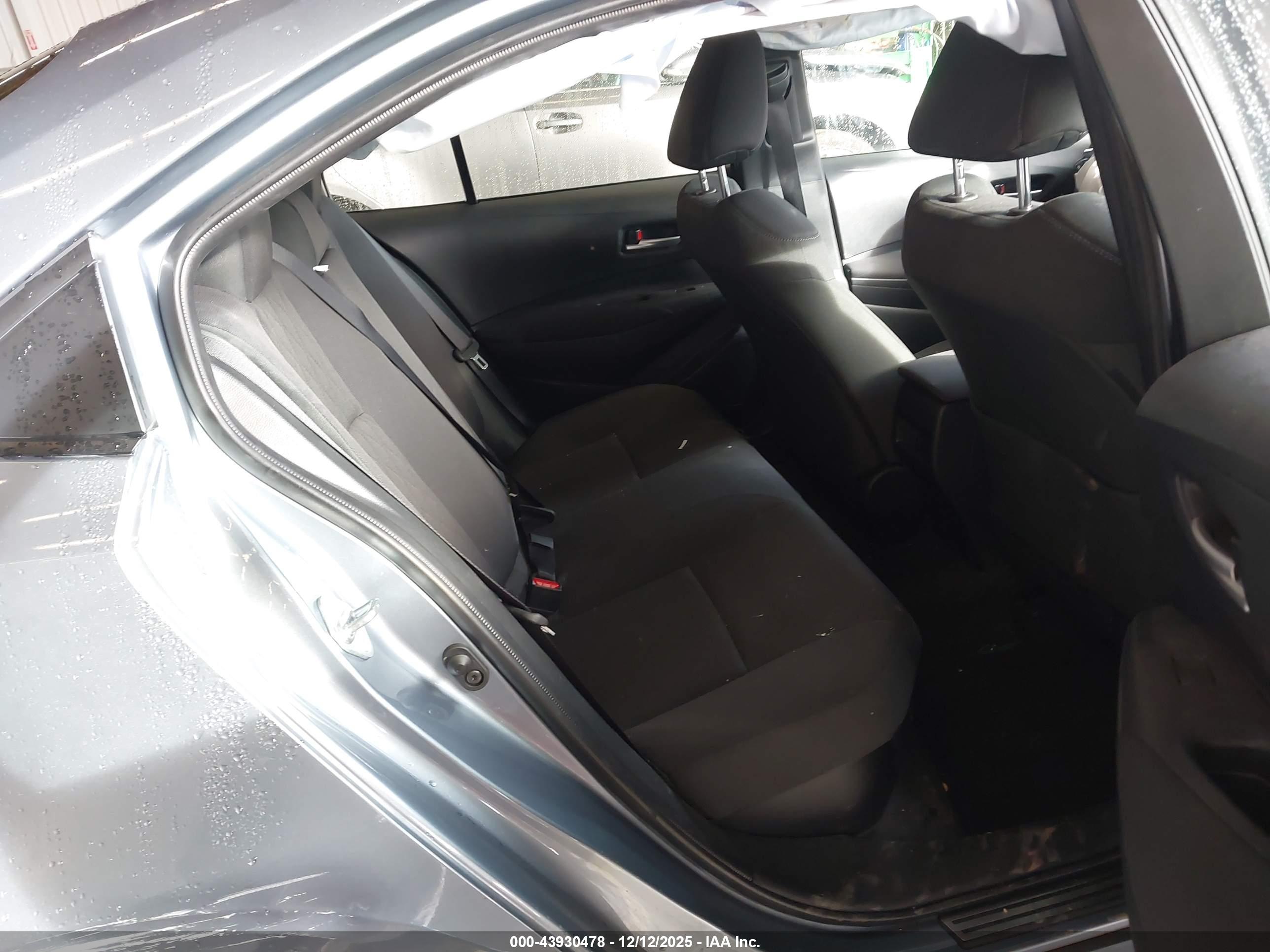 TOYOTA COROLLA image 8