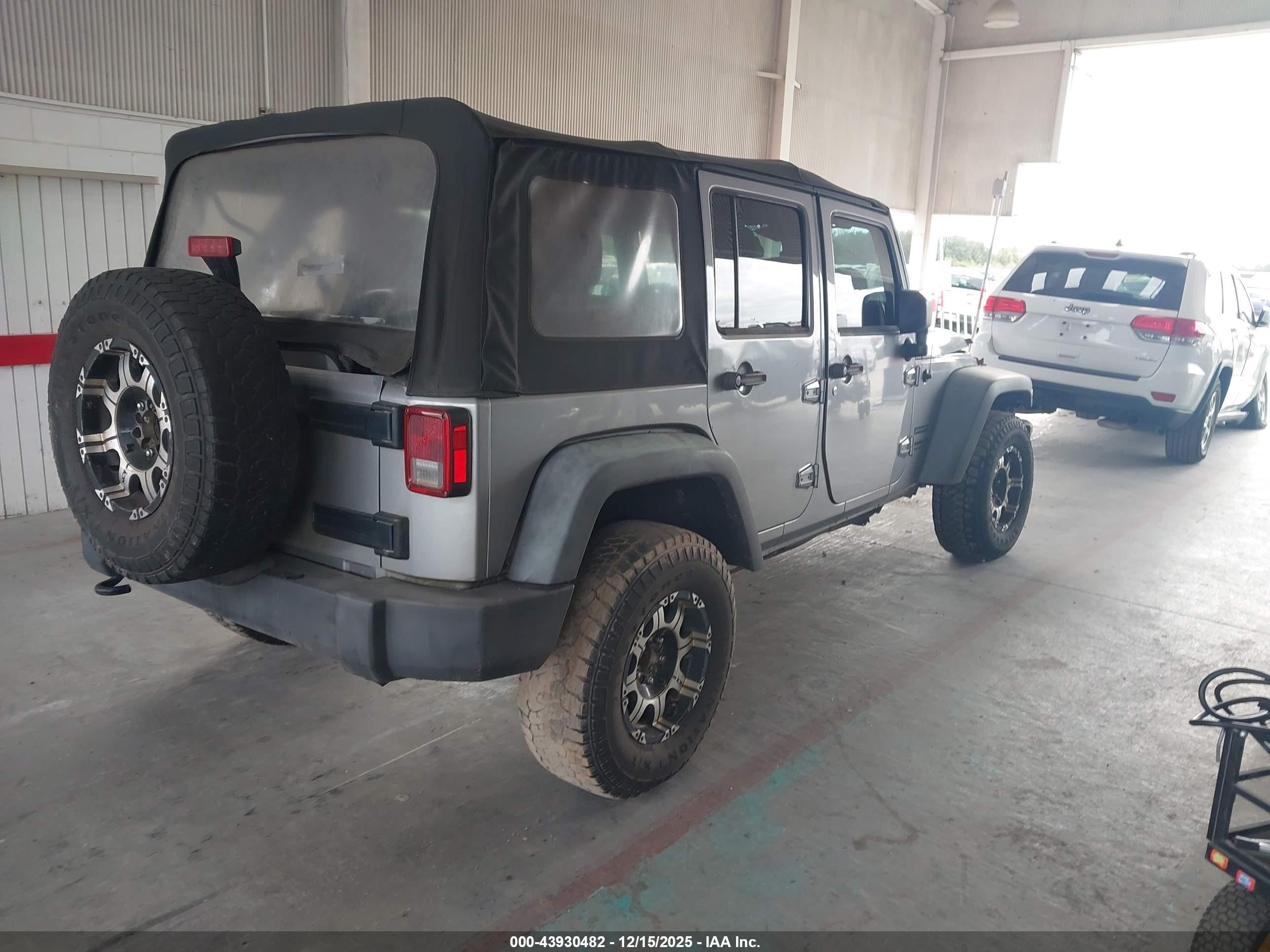 JEEP WRANGLER image 4