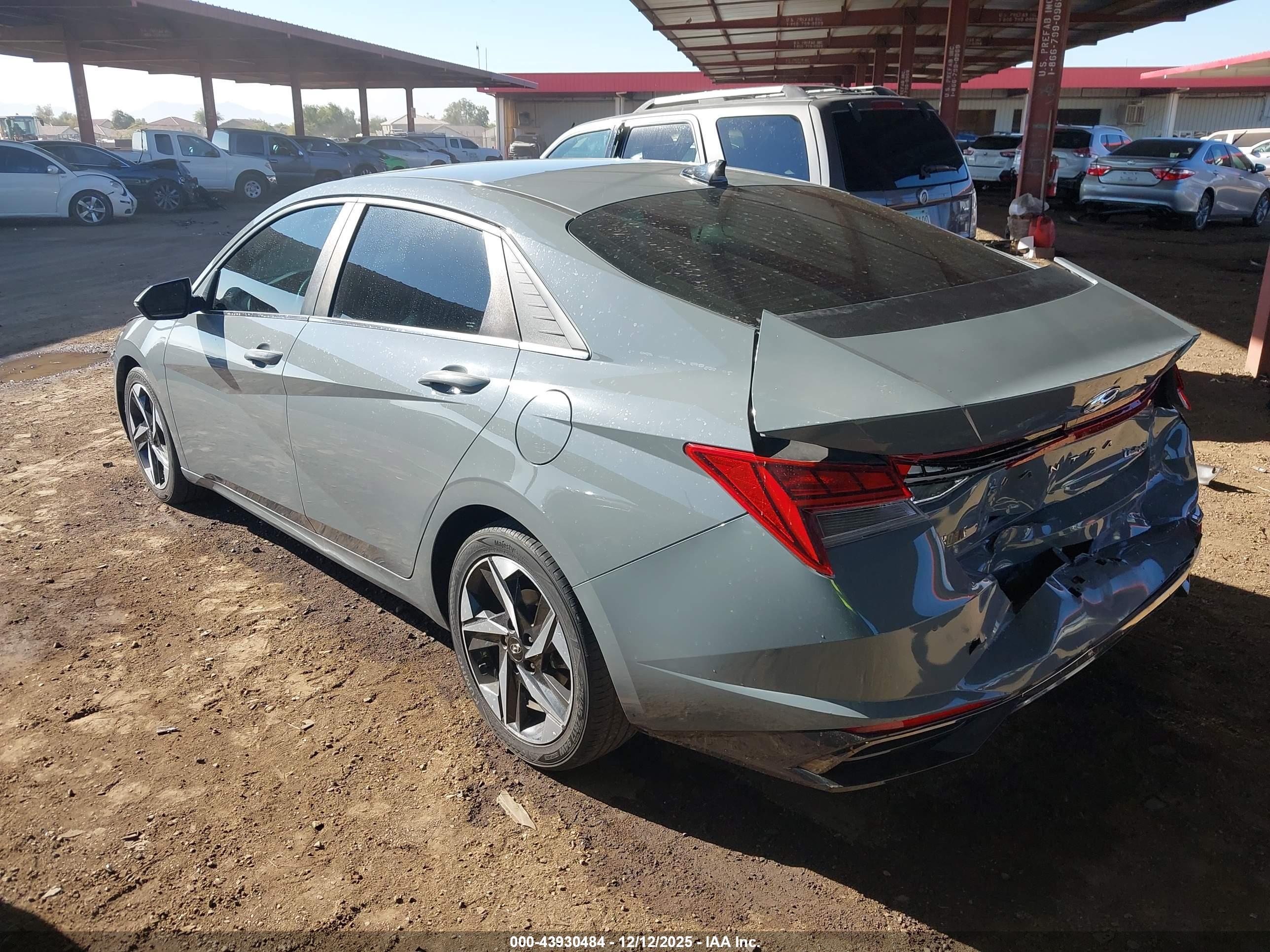 HYUNDAI ELANTRA image 3
