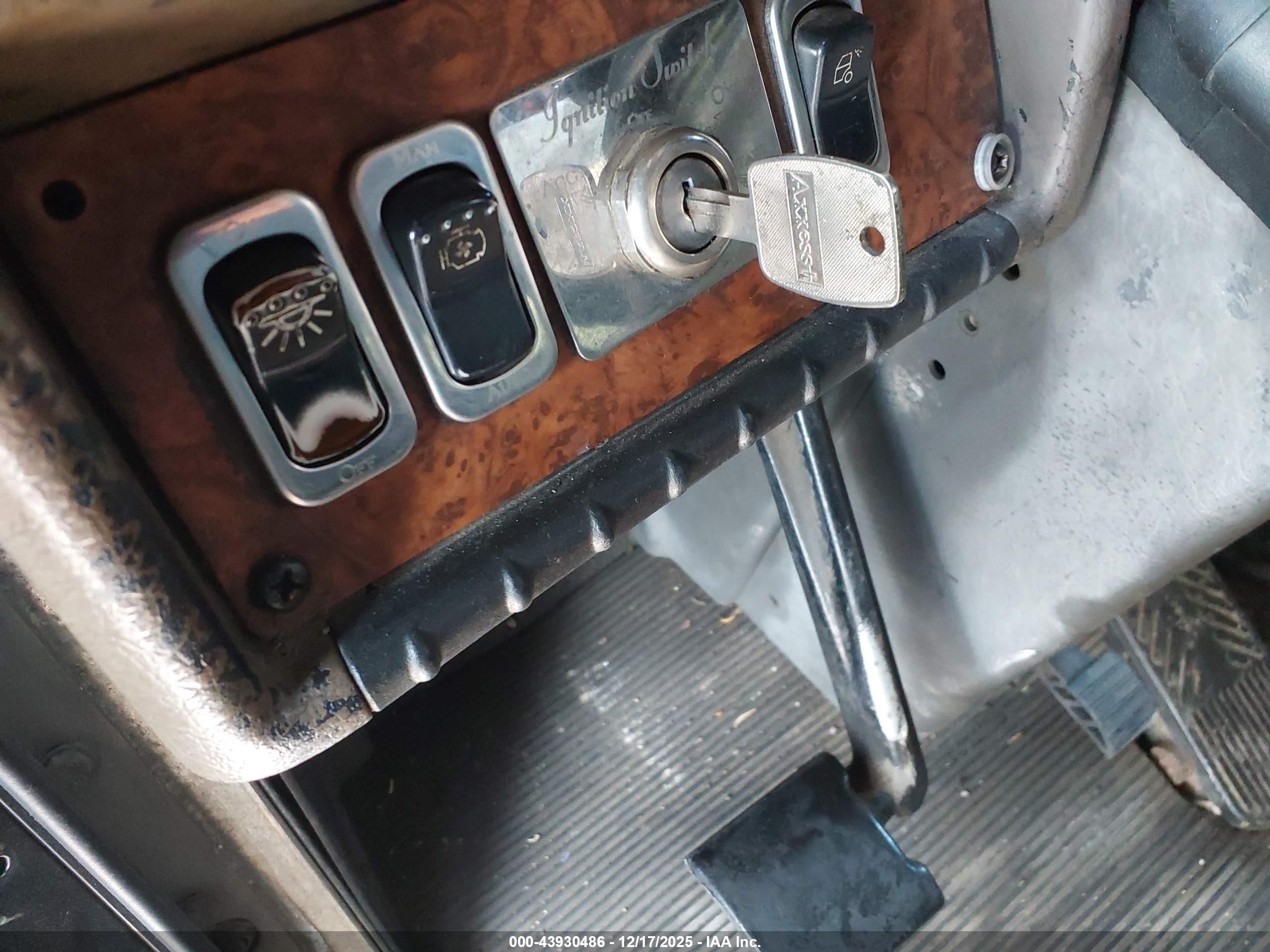 KENWORTH CONSTRUCTION image 11