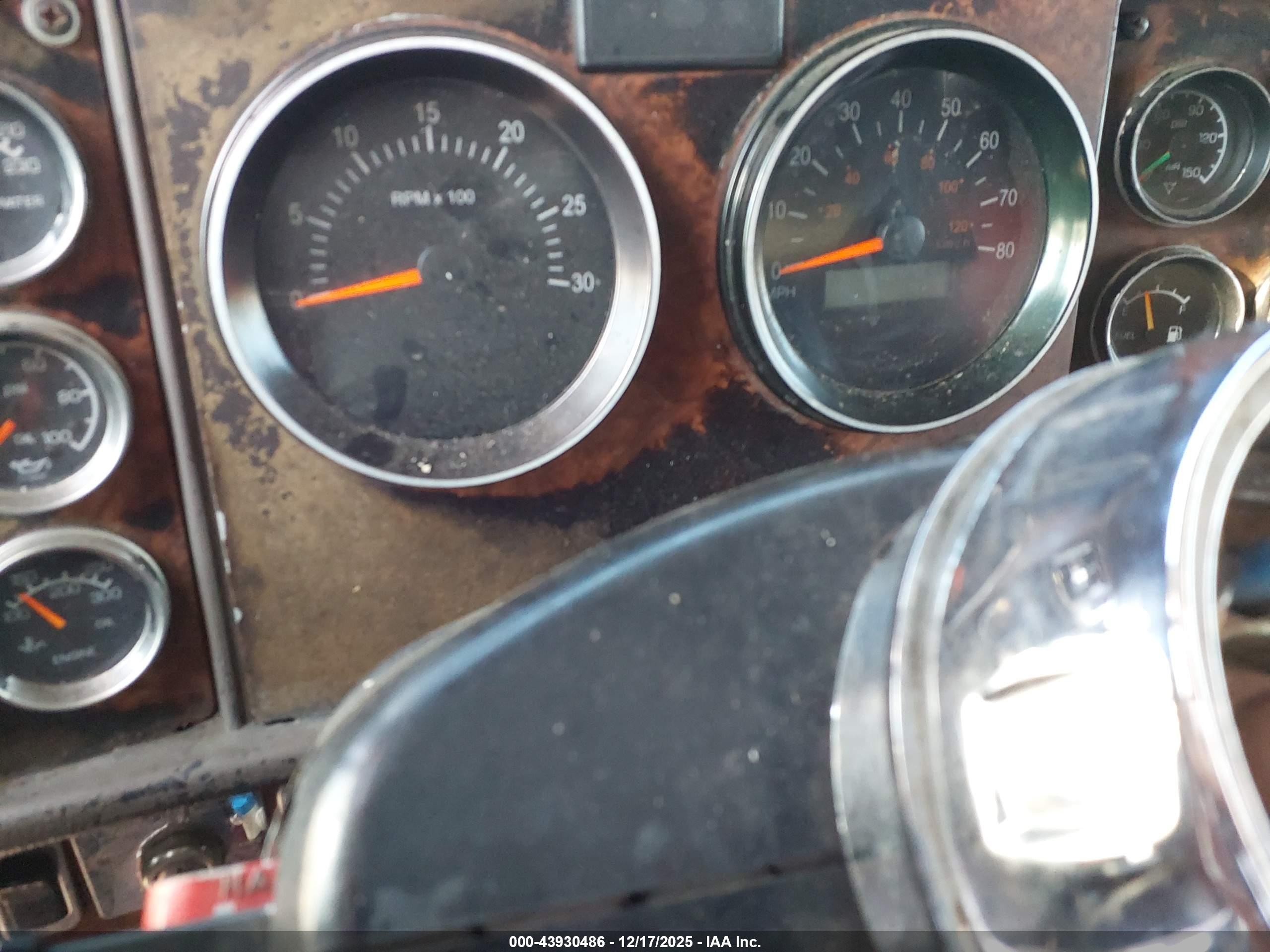 KENWORTH CONSTRUCTION image 6