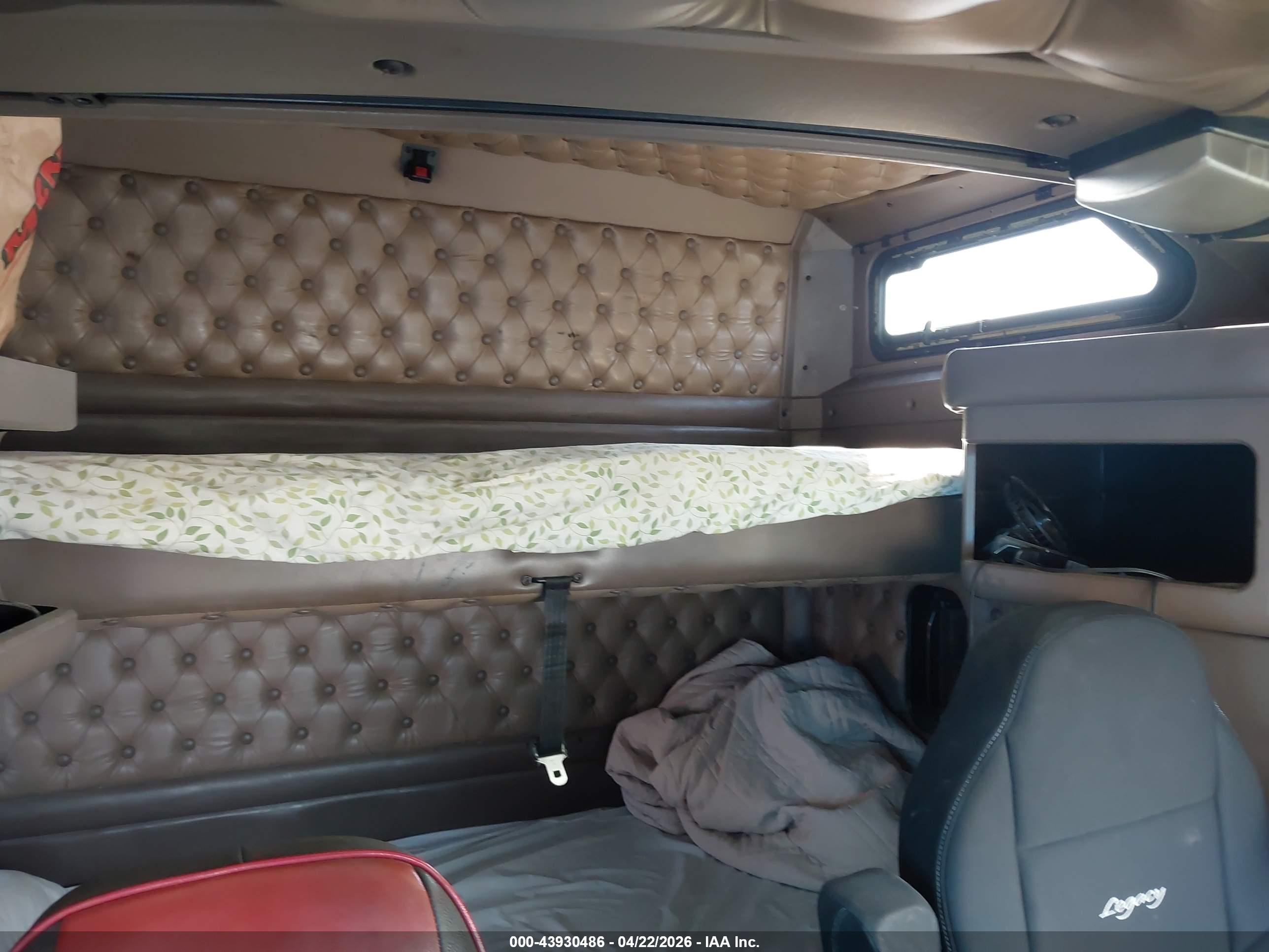 KENWORTH CONSTRUCTION image 7