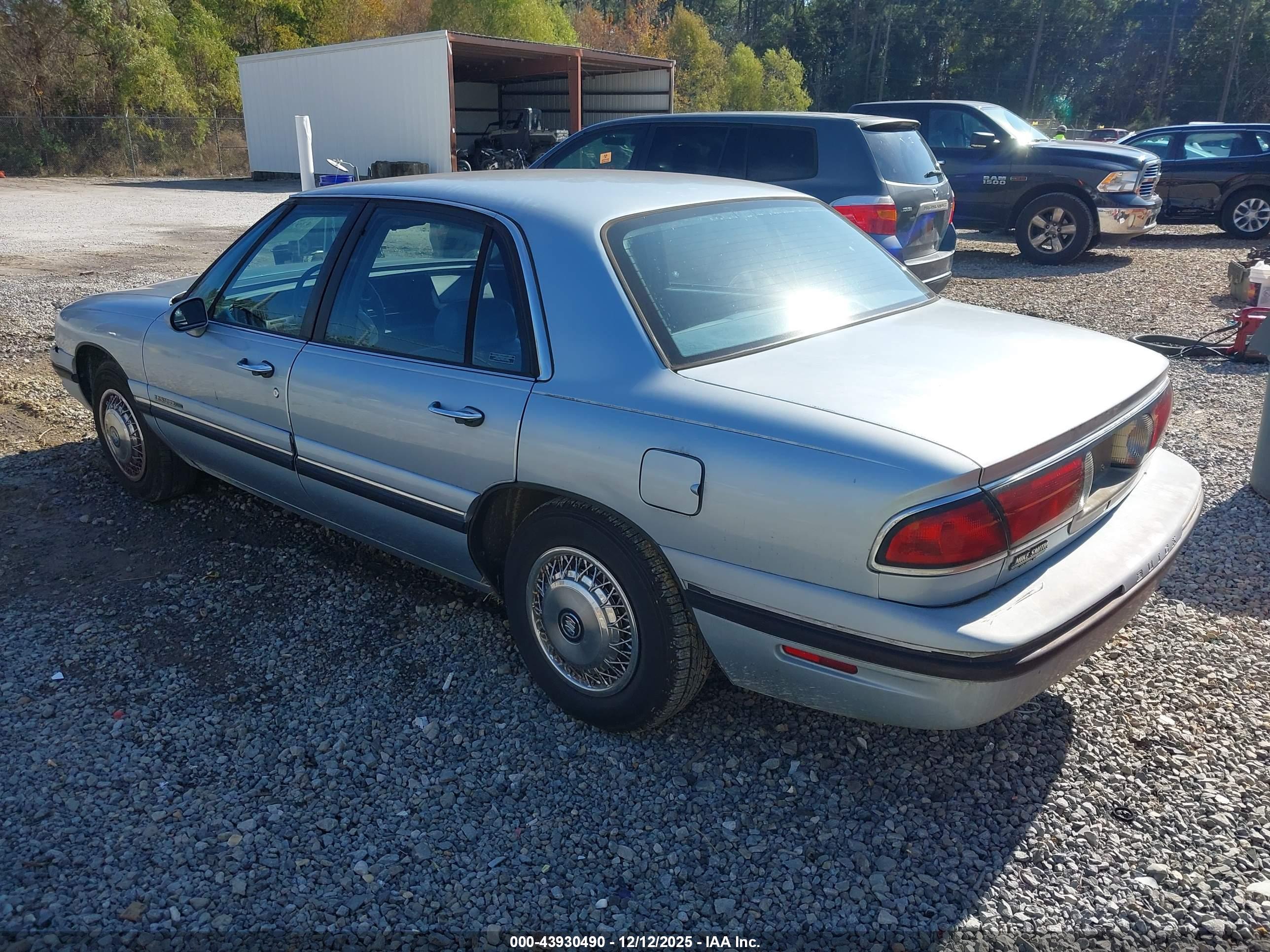 BUICK LESABRE image 3
