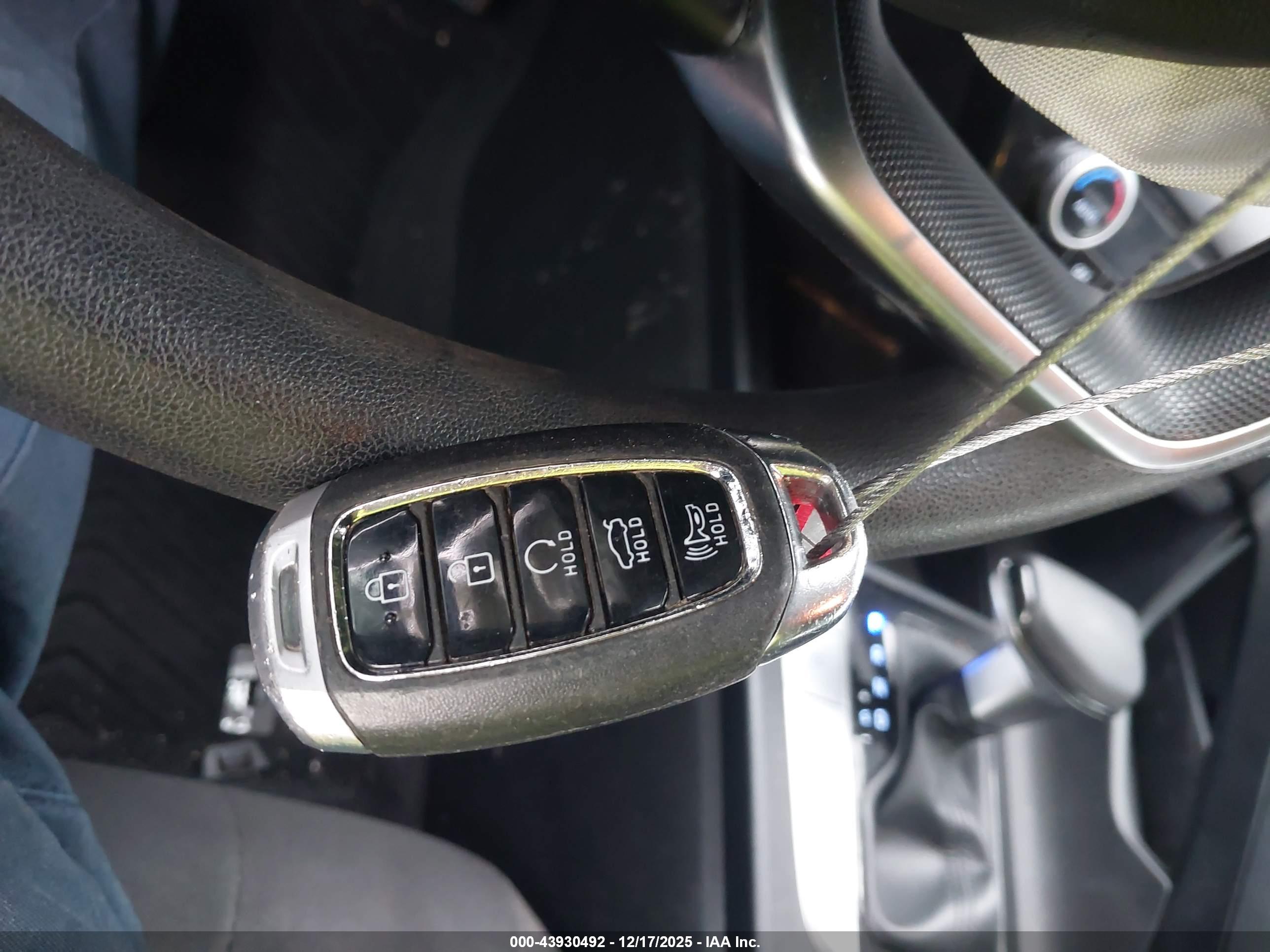 HYUNDAI ELANTRA image 11