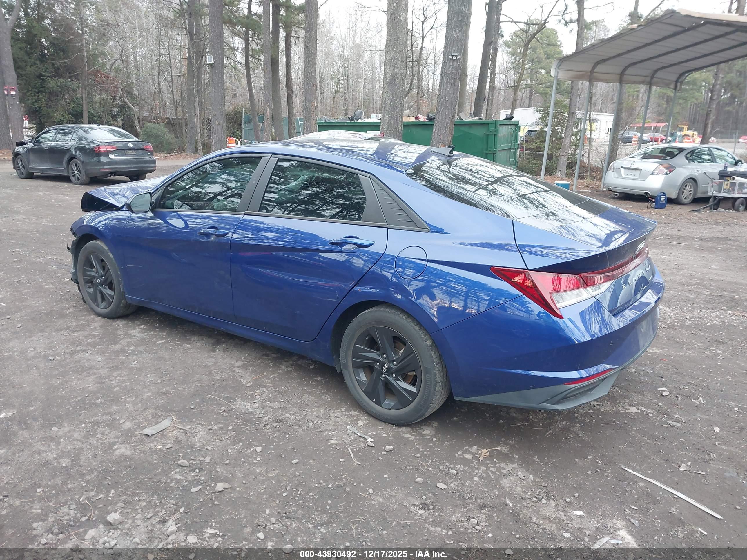 HYUNDAI ELANTRA image 3