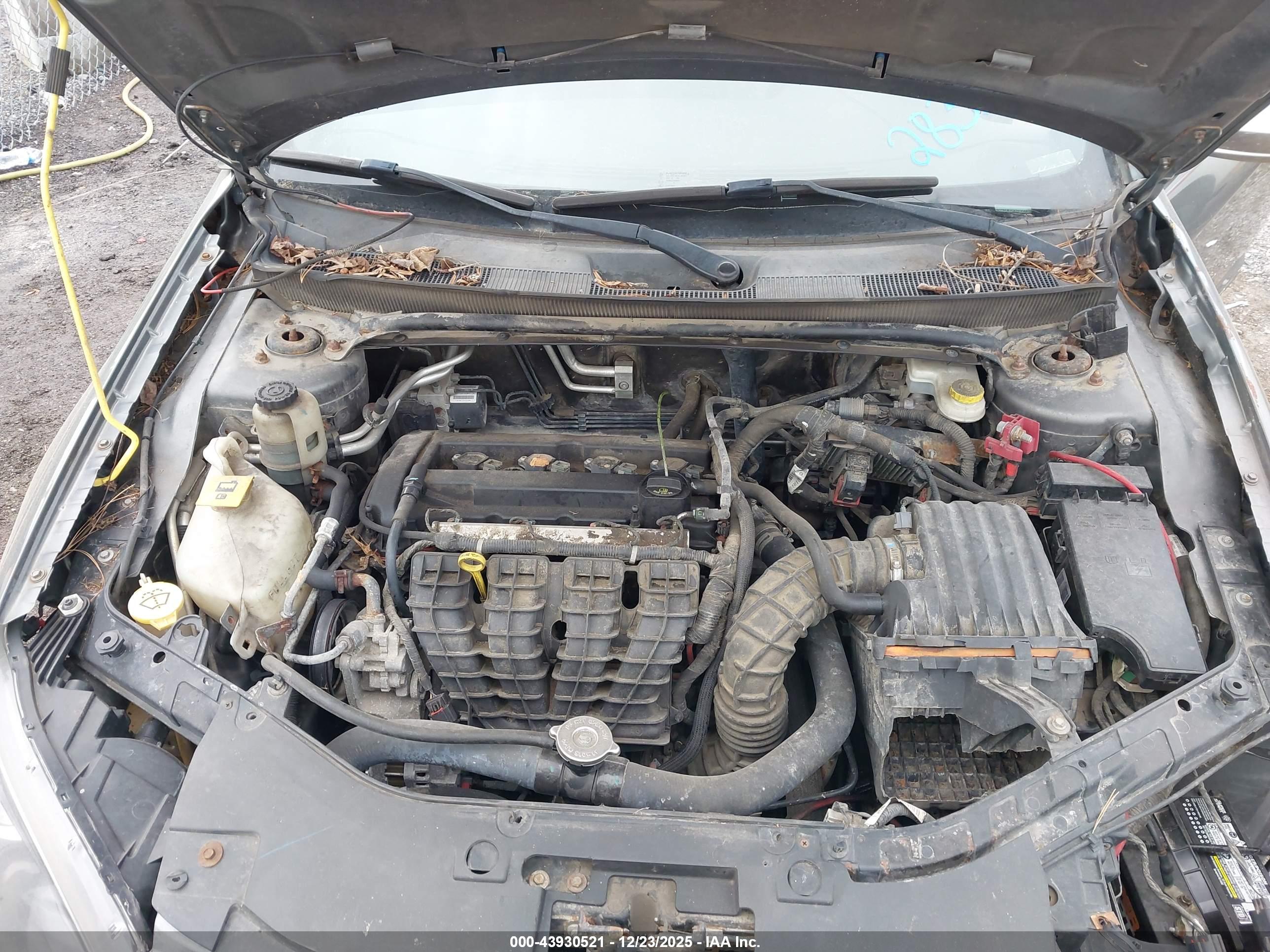 CHRYSLER 200 image 10