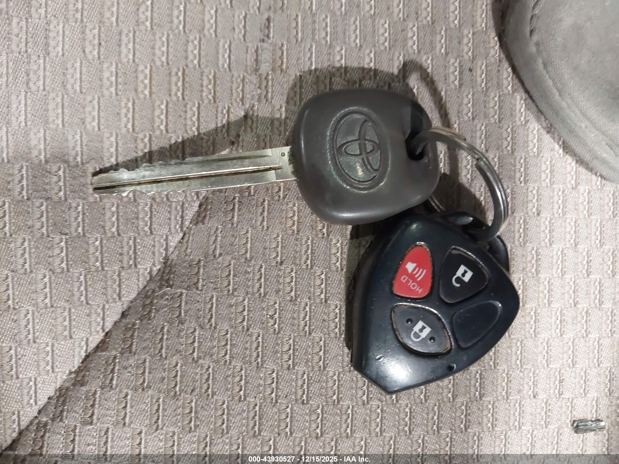 TOYOTA RAV4 image 11