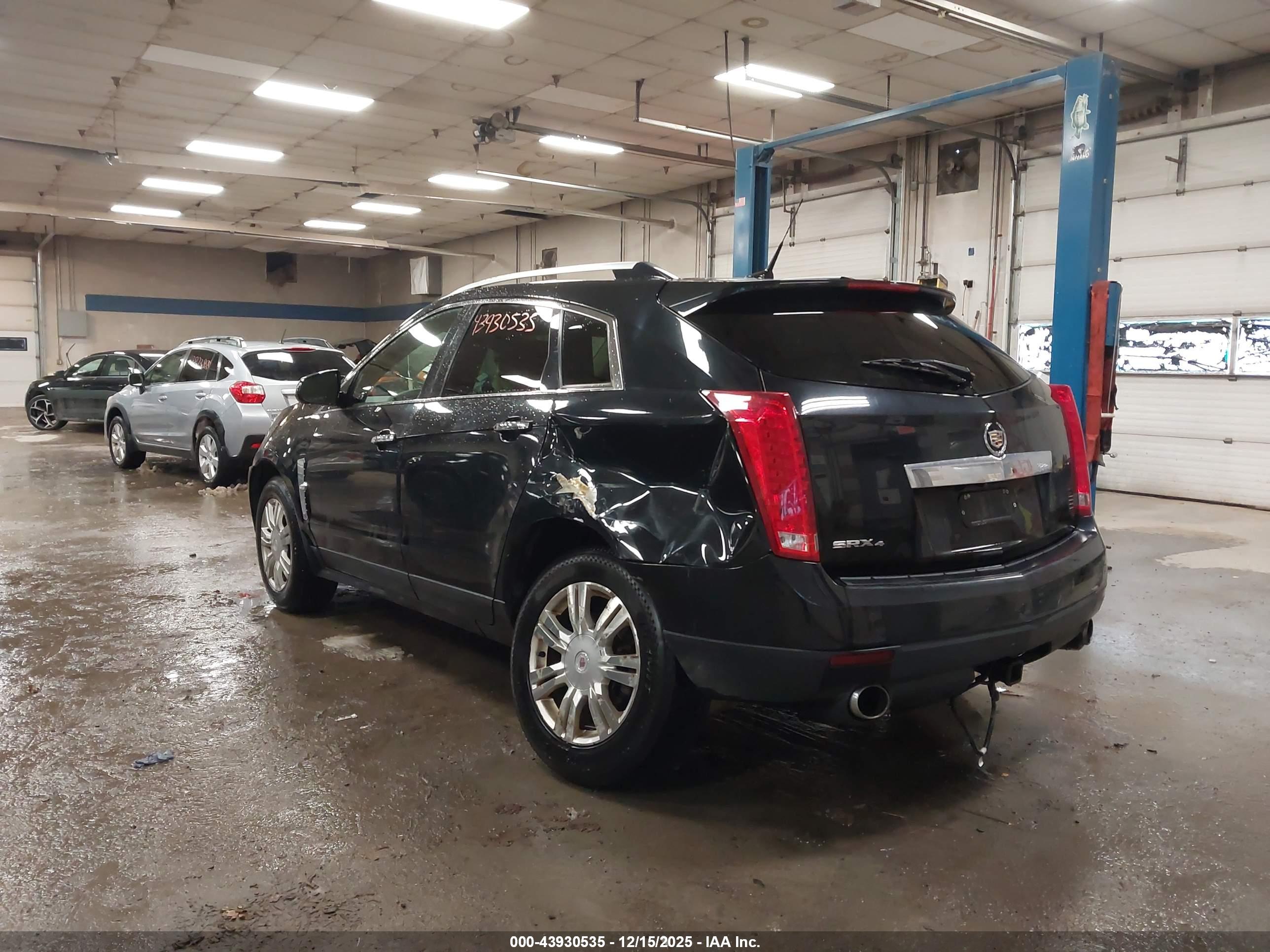 CADILLAC SRX image 3