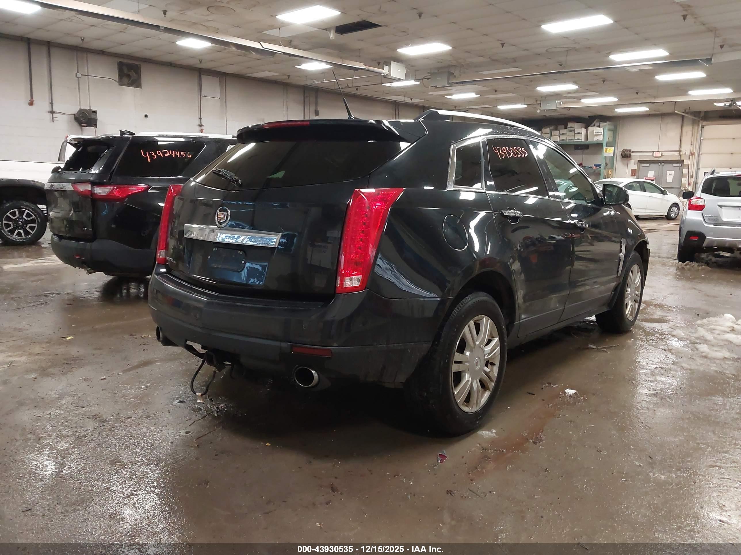 CADILLAC SRX image 4