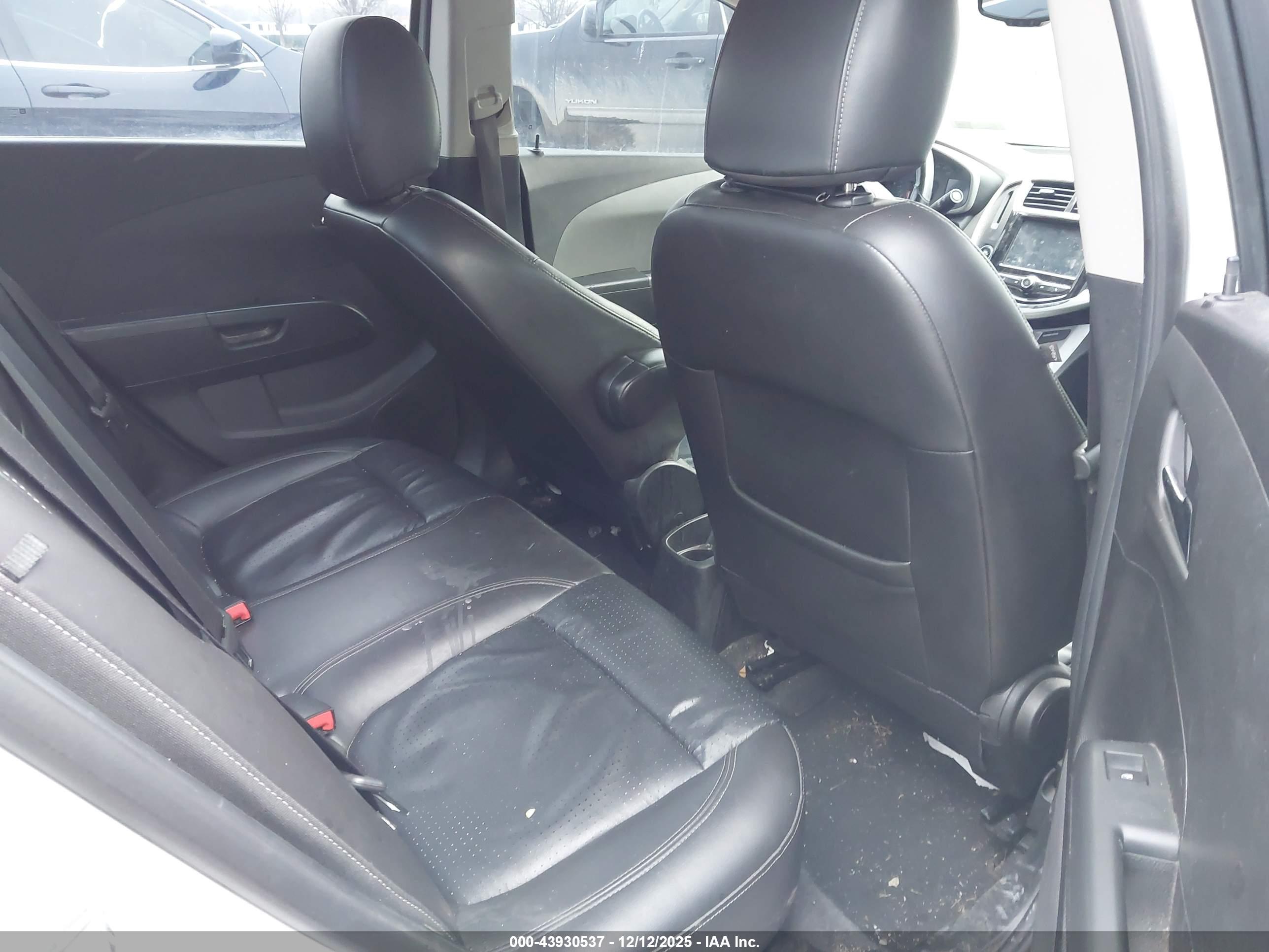 CHEVROLET SONIC image 8