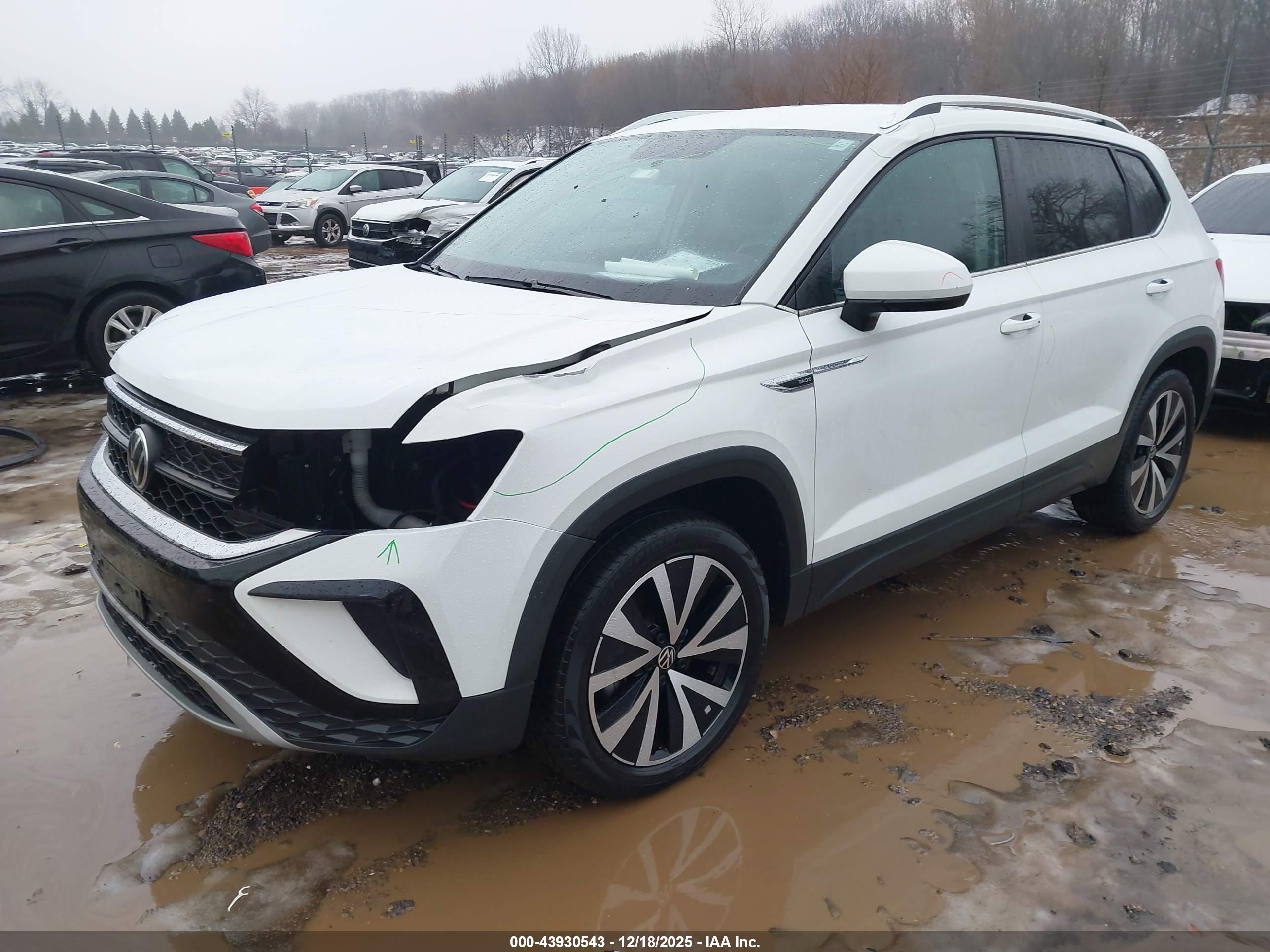VOLKSWAGEN TAOS image 2