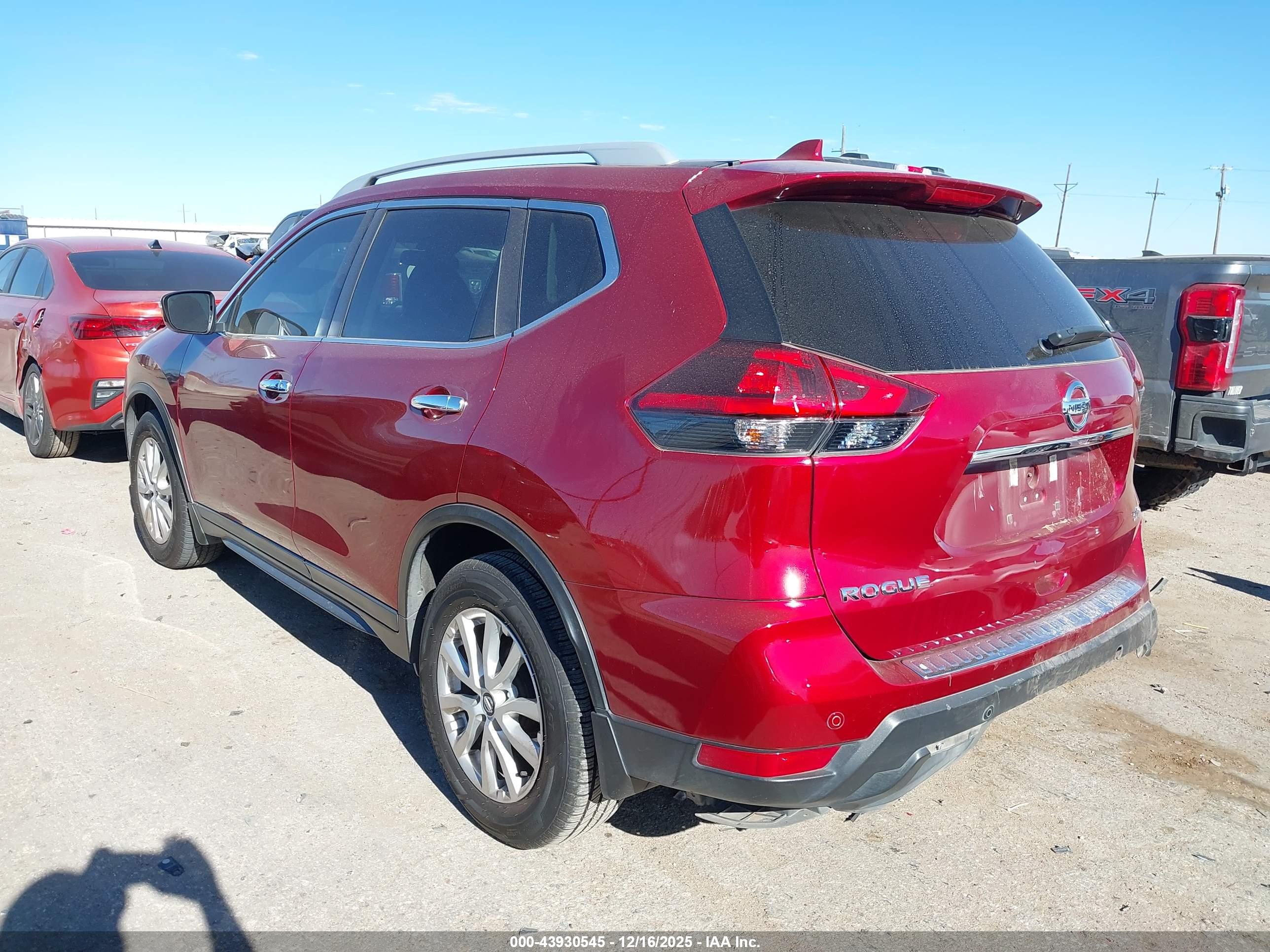 NISSAN ROGUE image 3