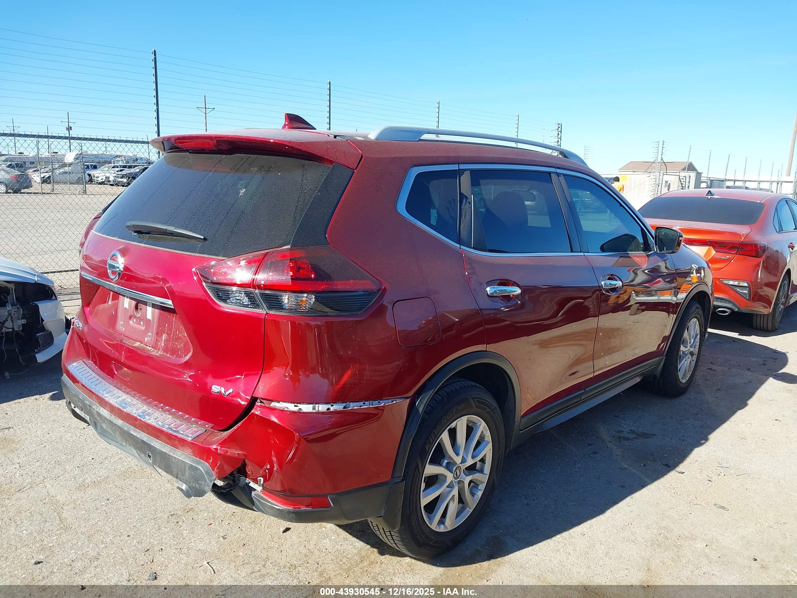 NISSAN ROGUE image 4