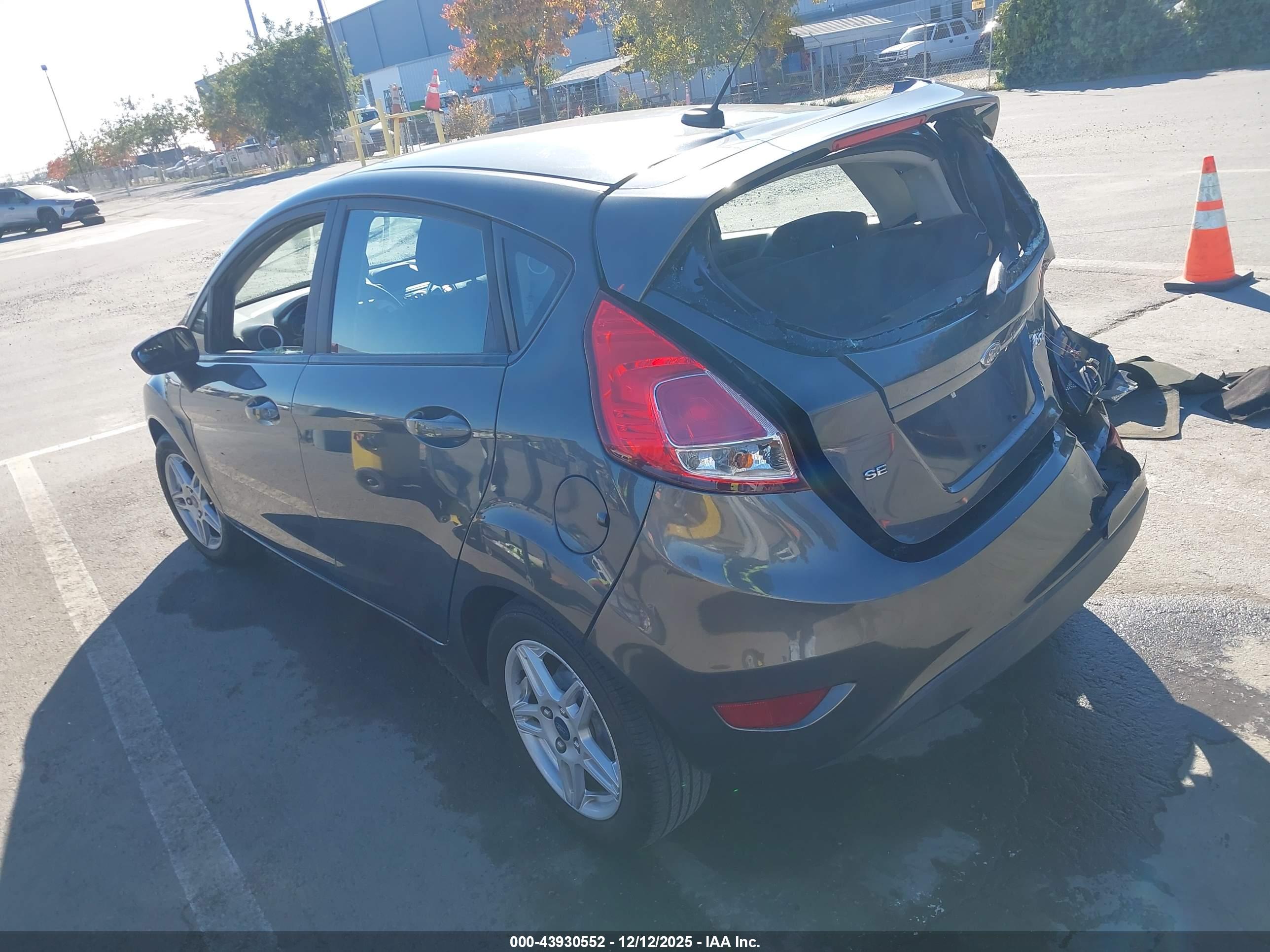 FORD FIESTA image 3