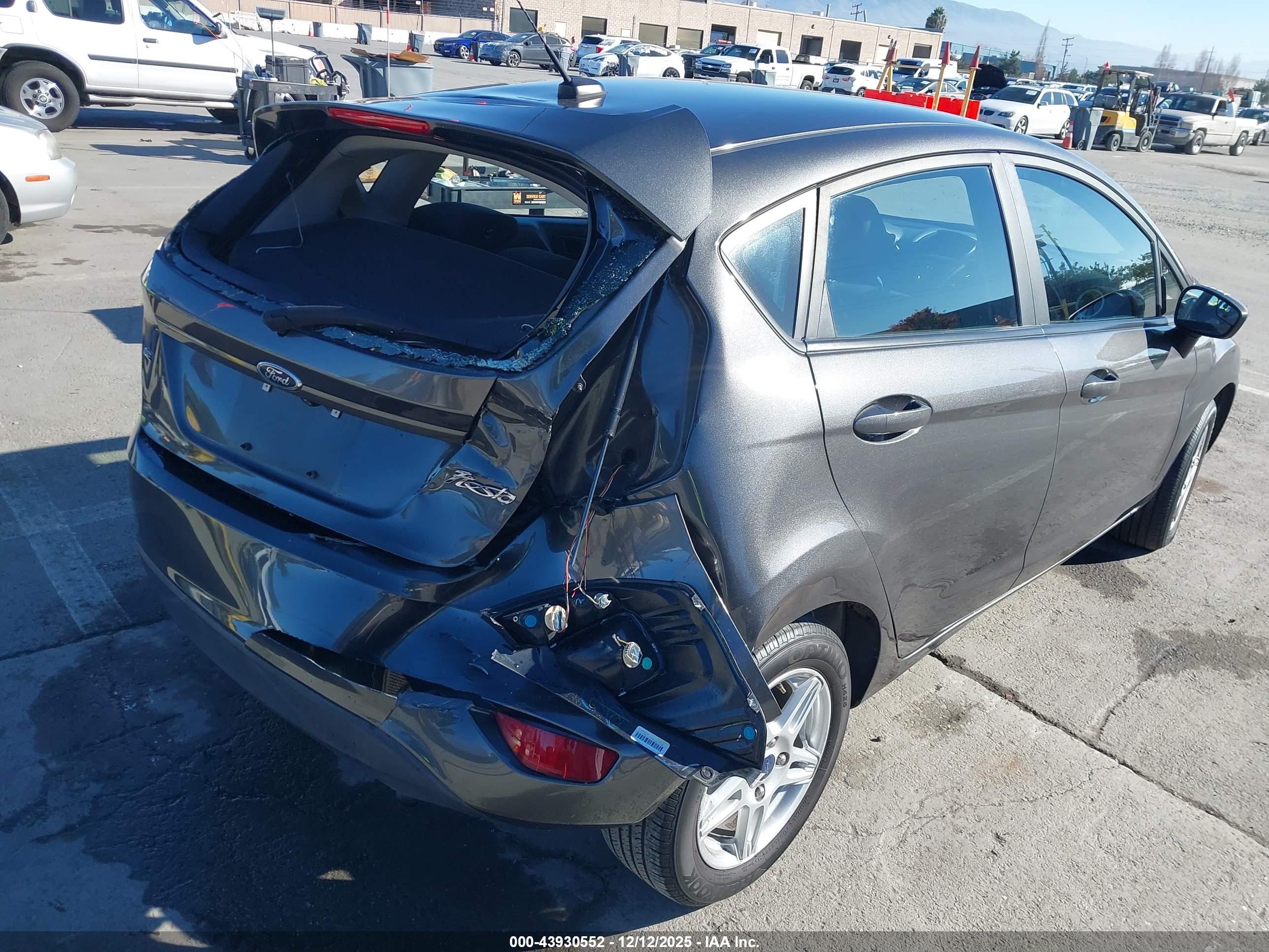 FORD FIESTA image 4