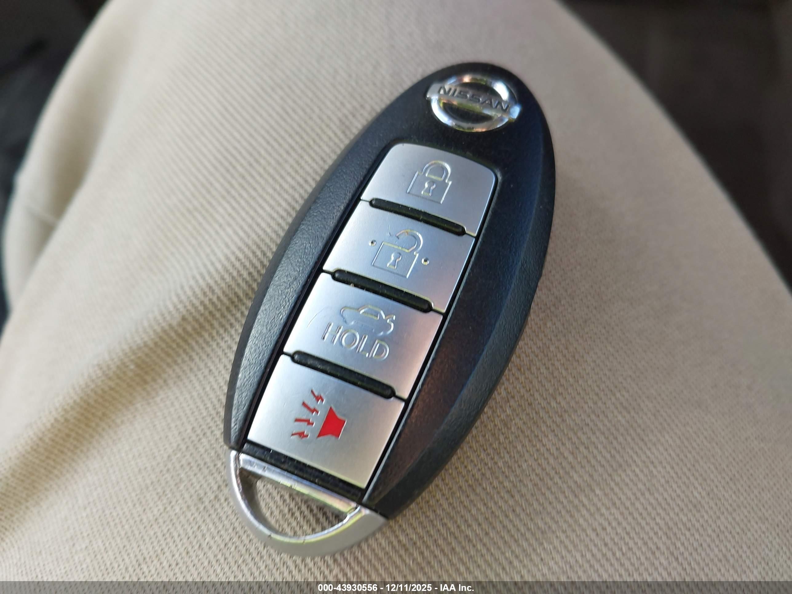 NISSAN MURANO image 11