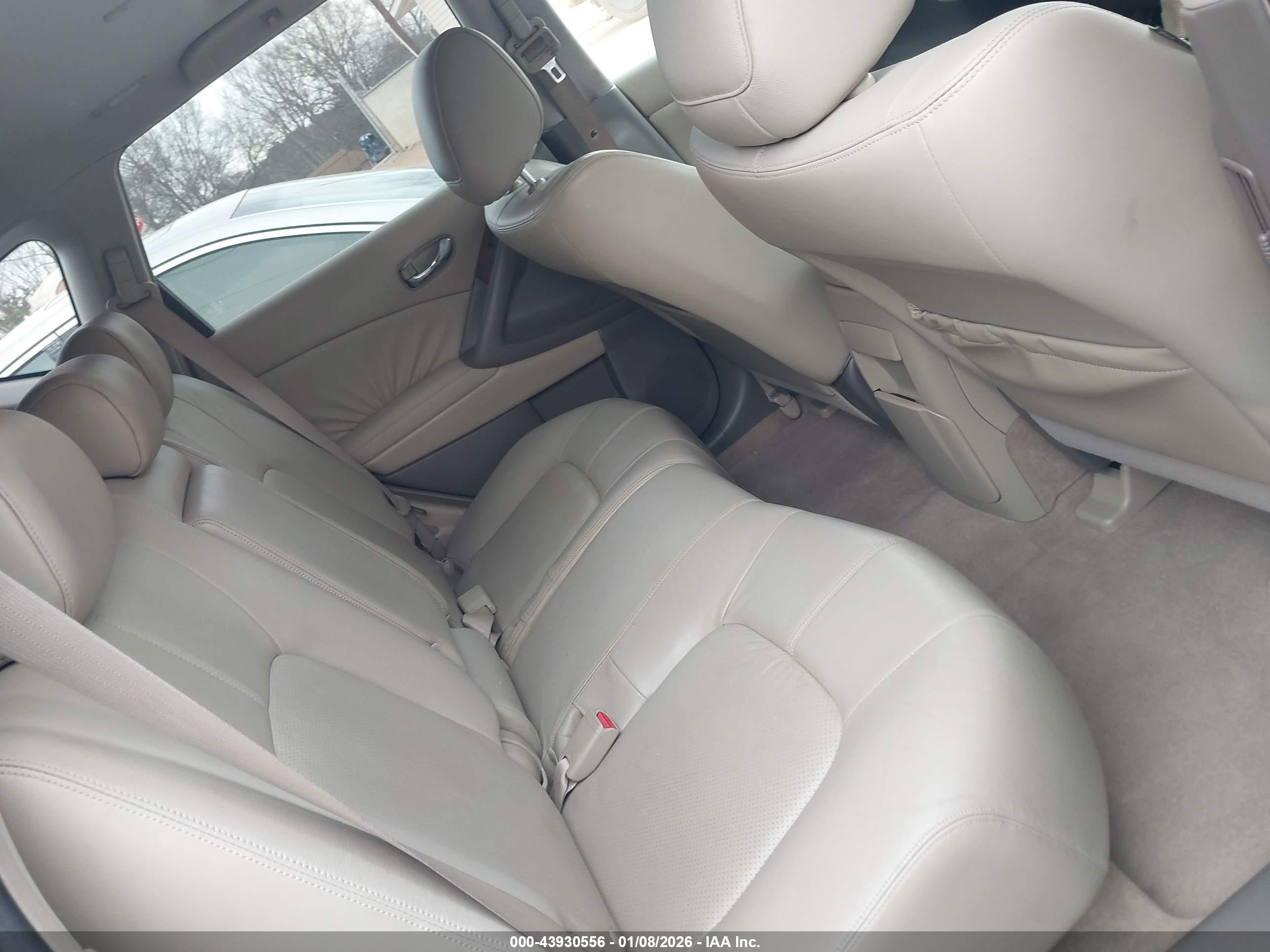 NISSAN MURANO image 8