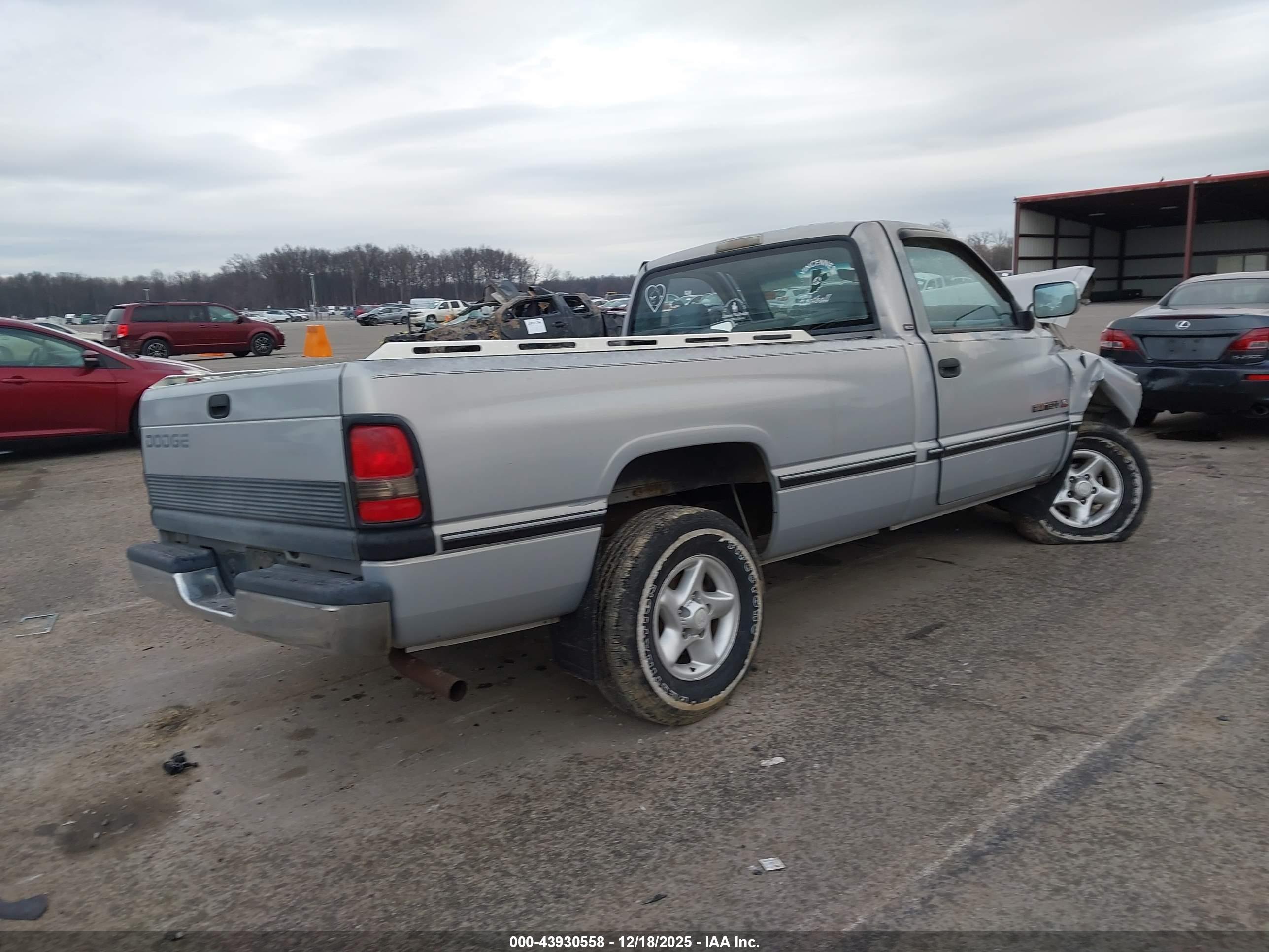 DODGE RAM image 4