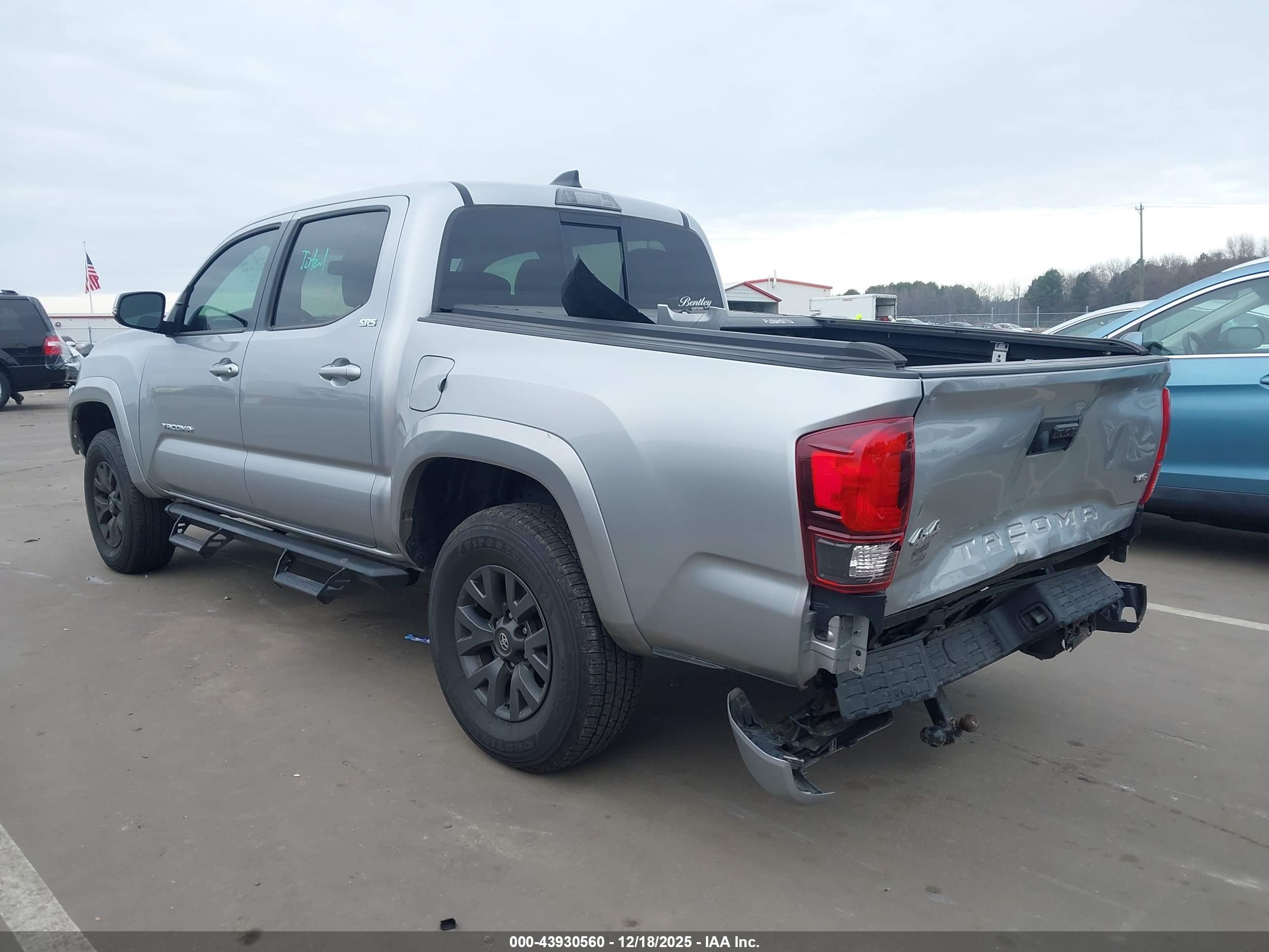 TOYOTA TACOMA image 3