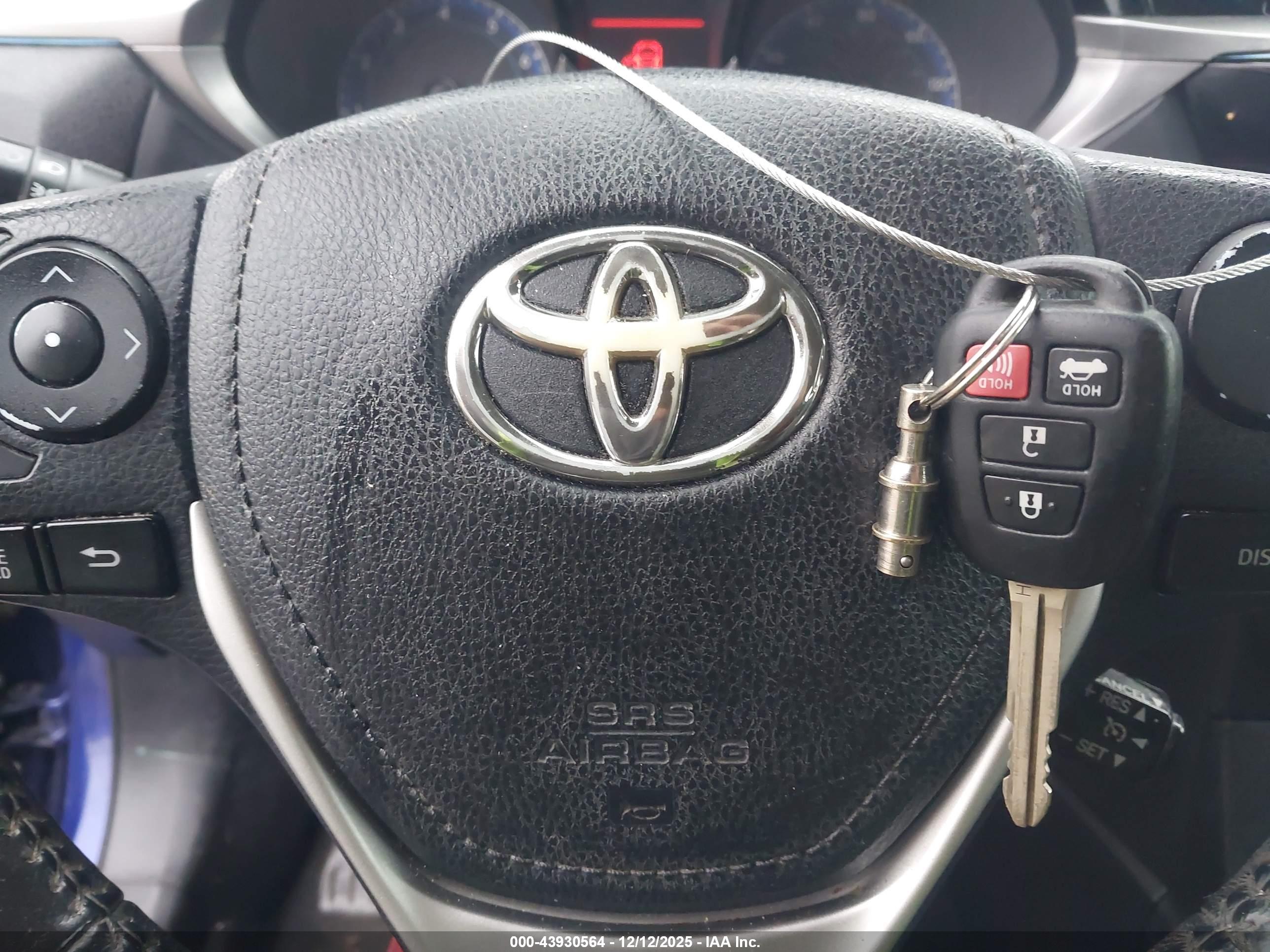 TOYOTA COROLLA image 11