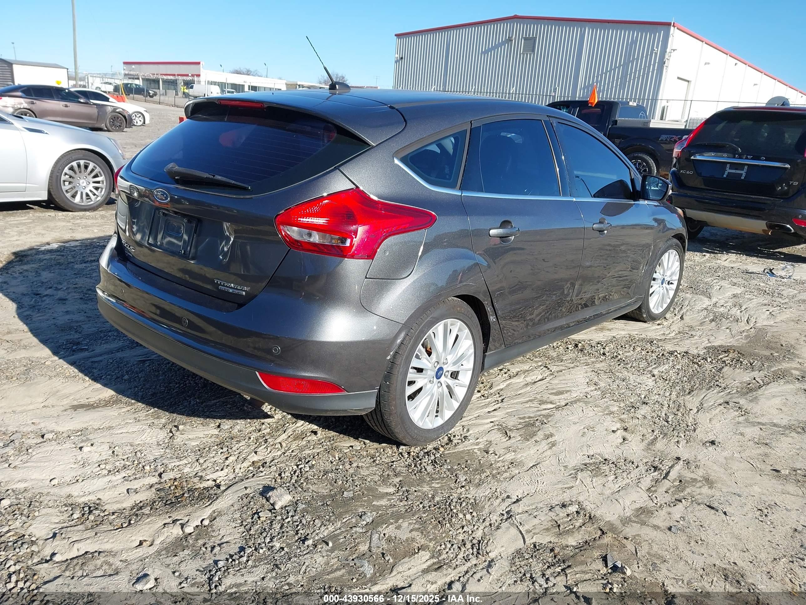 FORD FOCUS image 4