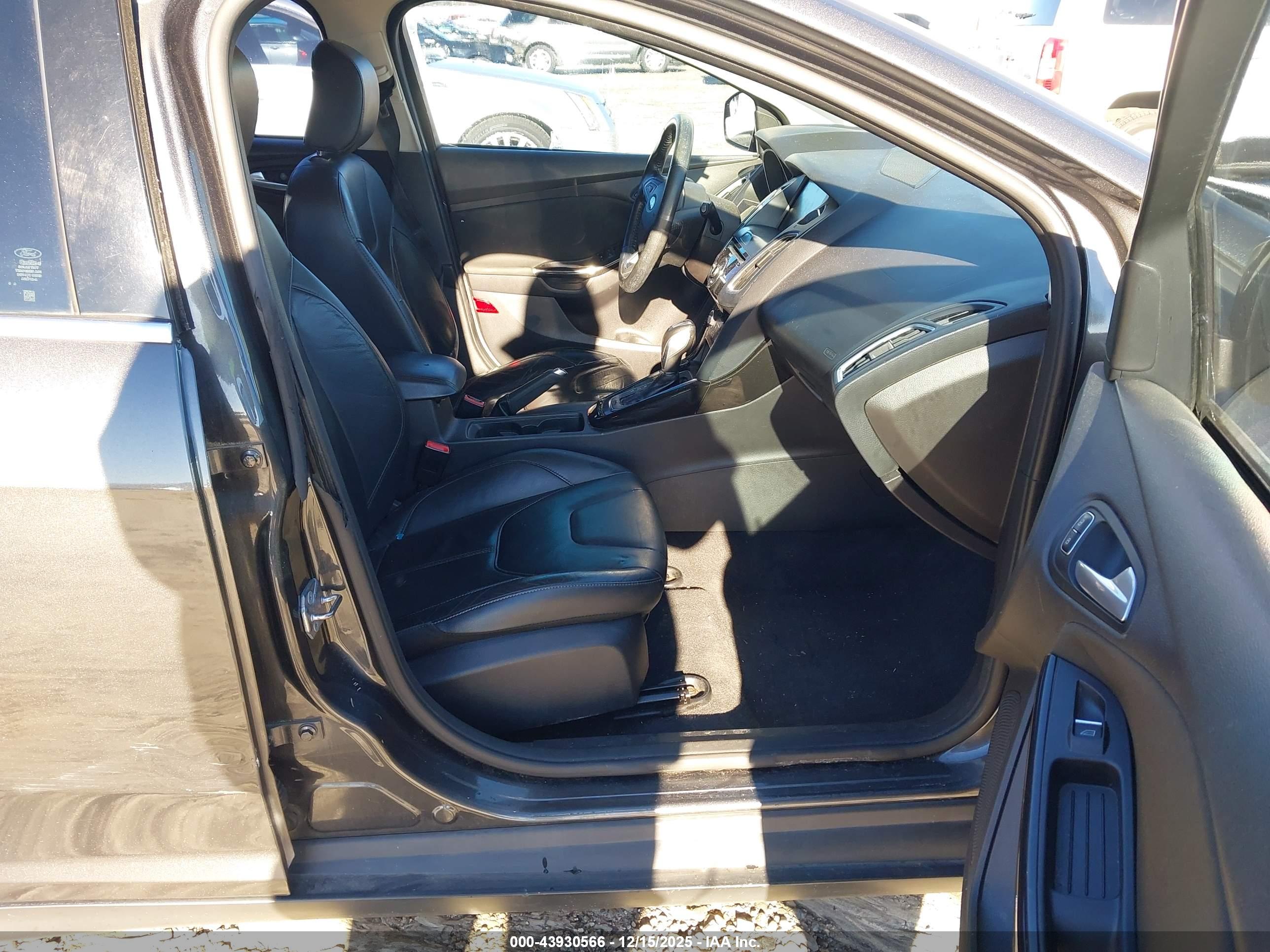FORD FOCUS image 5