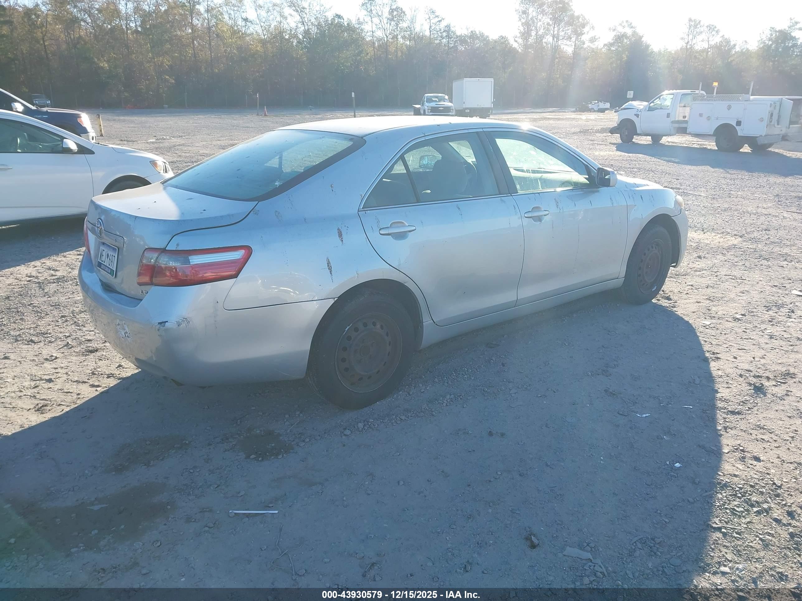 TOYOTA CAMRY image 4