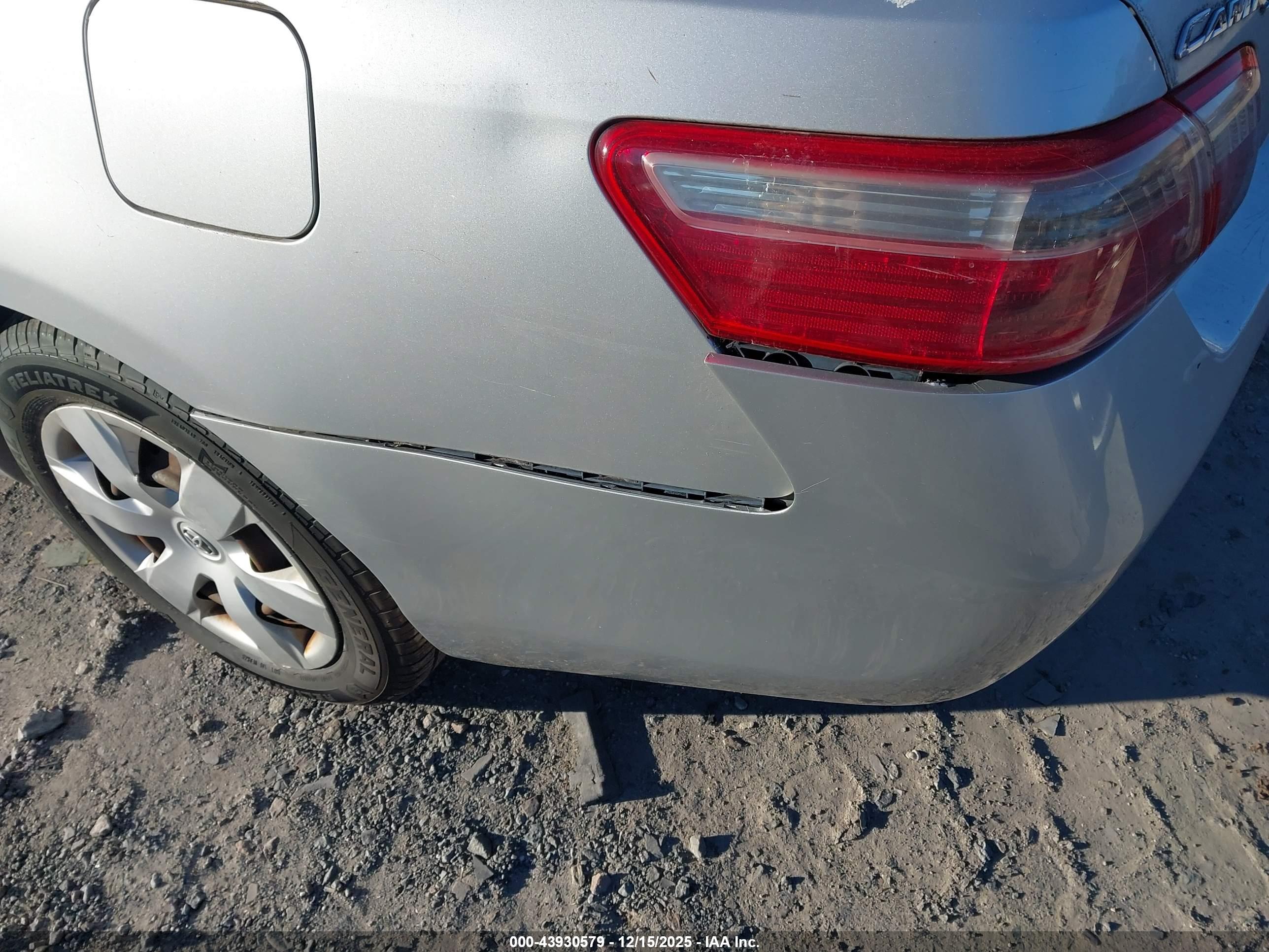 TOYOTA CAMRY image 6