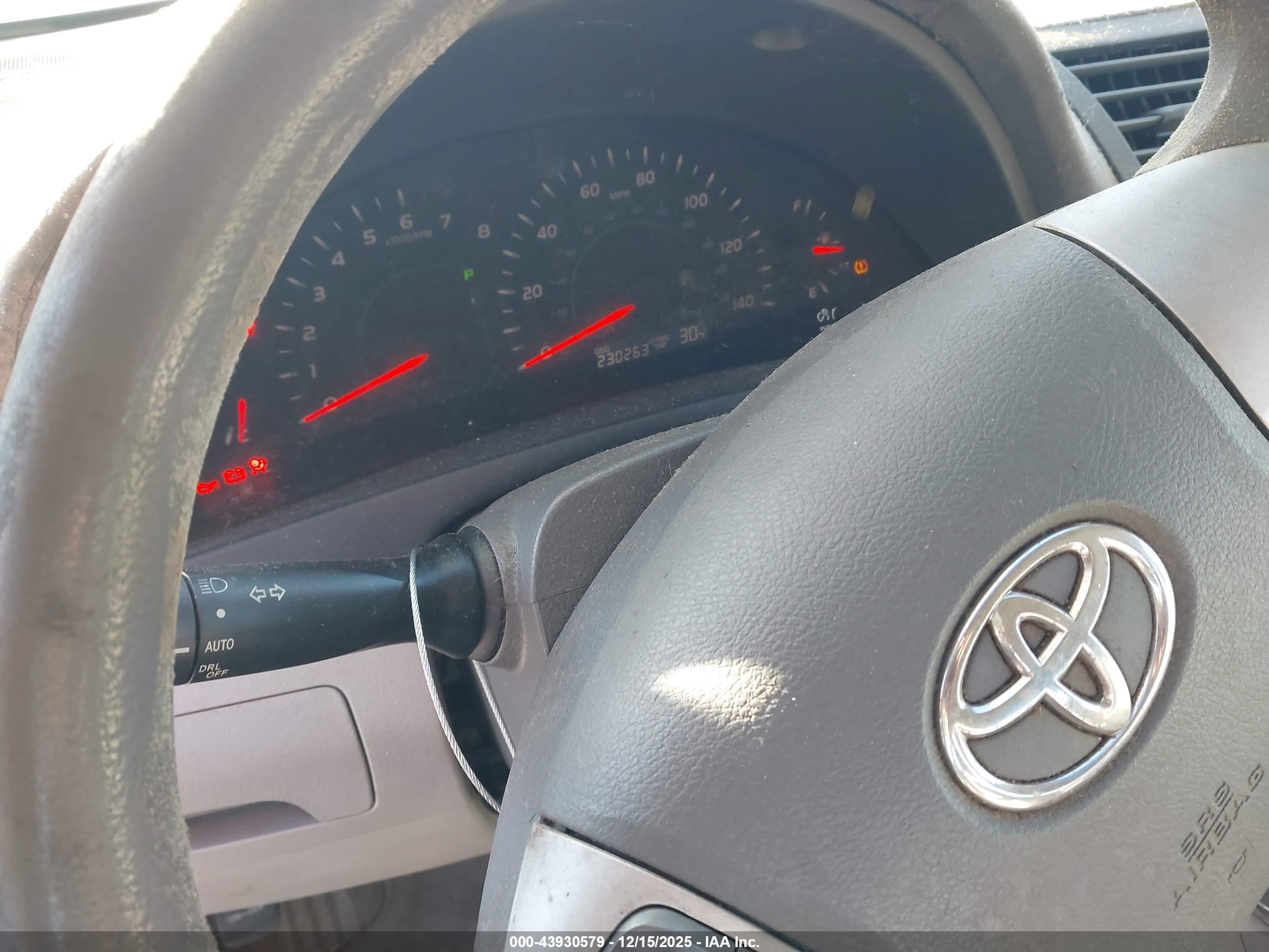 TOYOTA CAMRY image 7