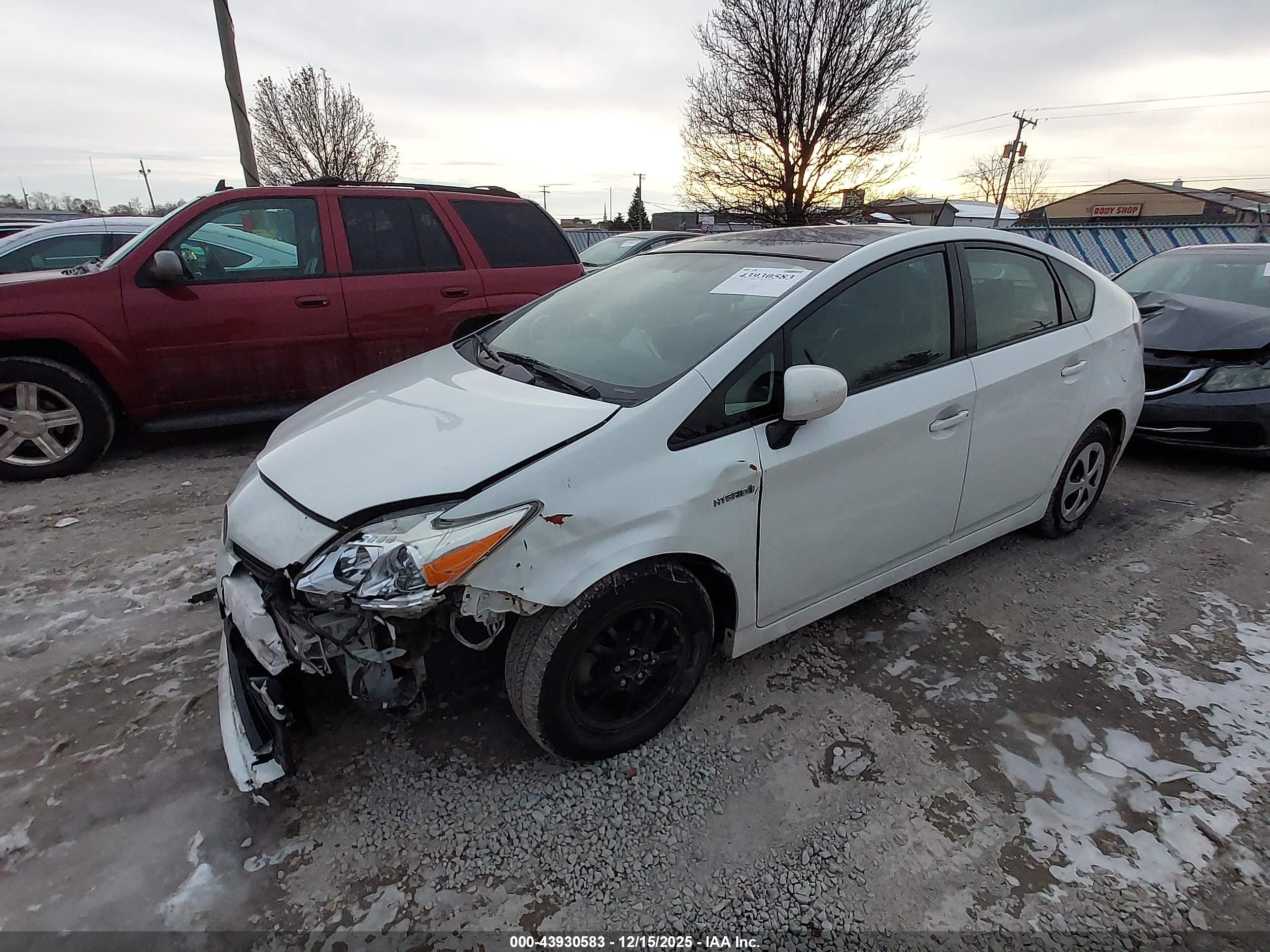 TOYOTA PRIUS image 2