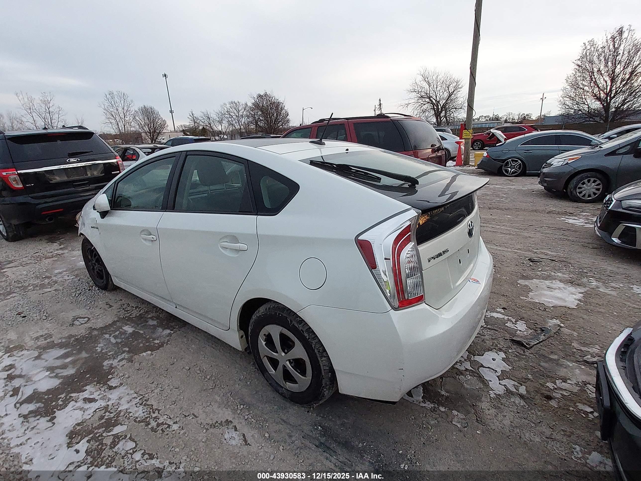 TOYOTA PRIUS image 3