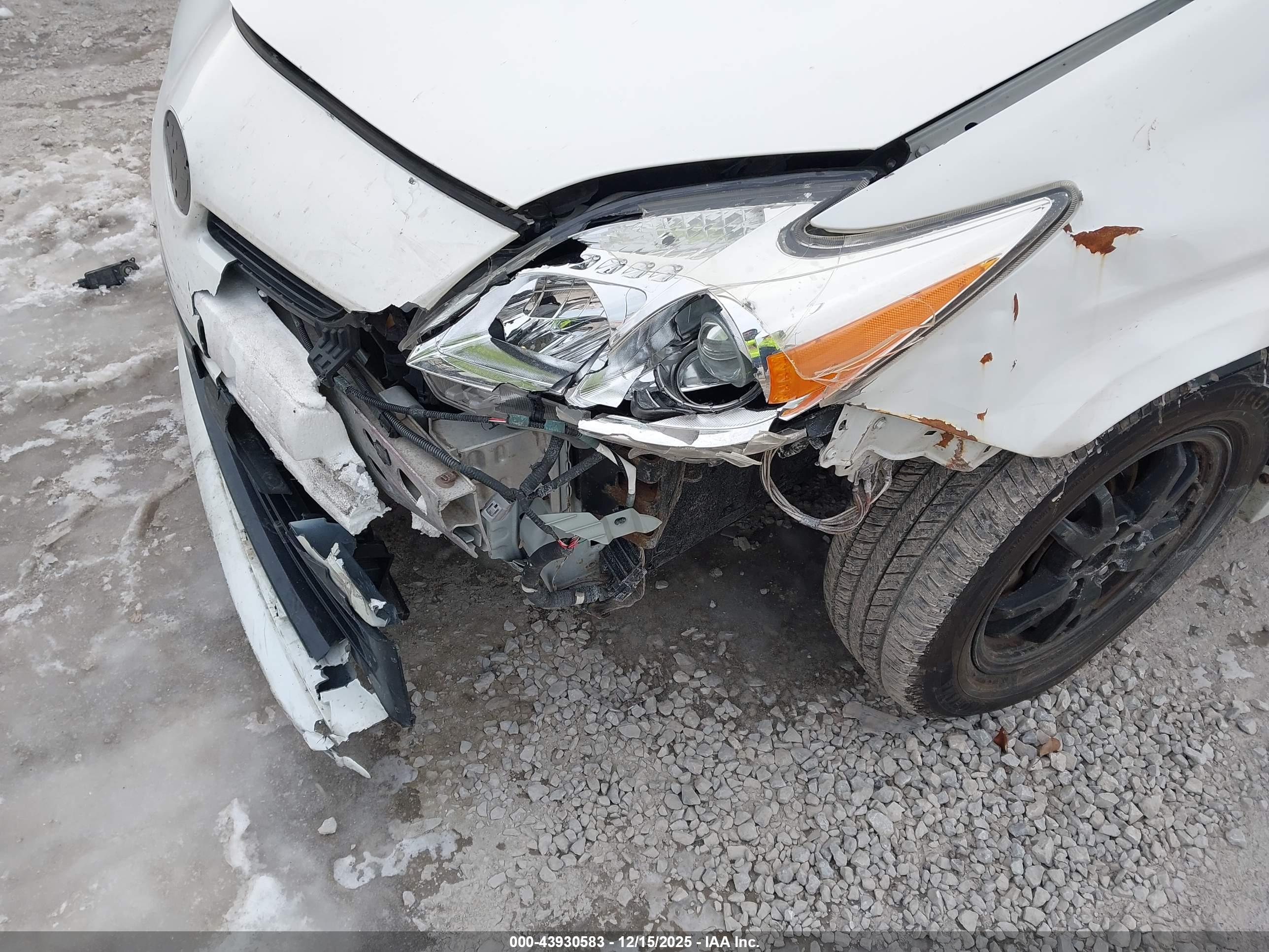 TOYOTA PRIUS image 6