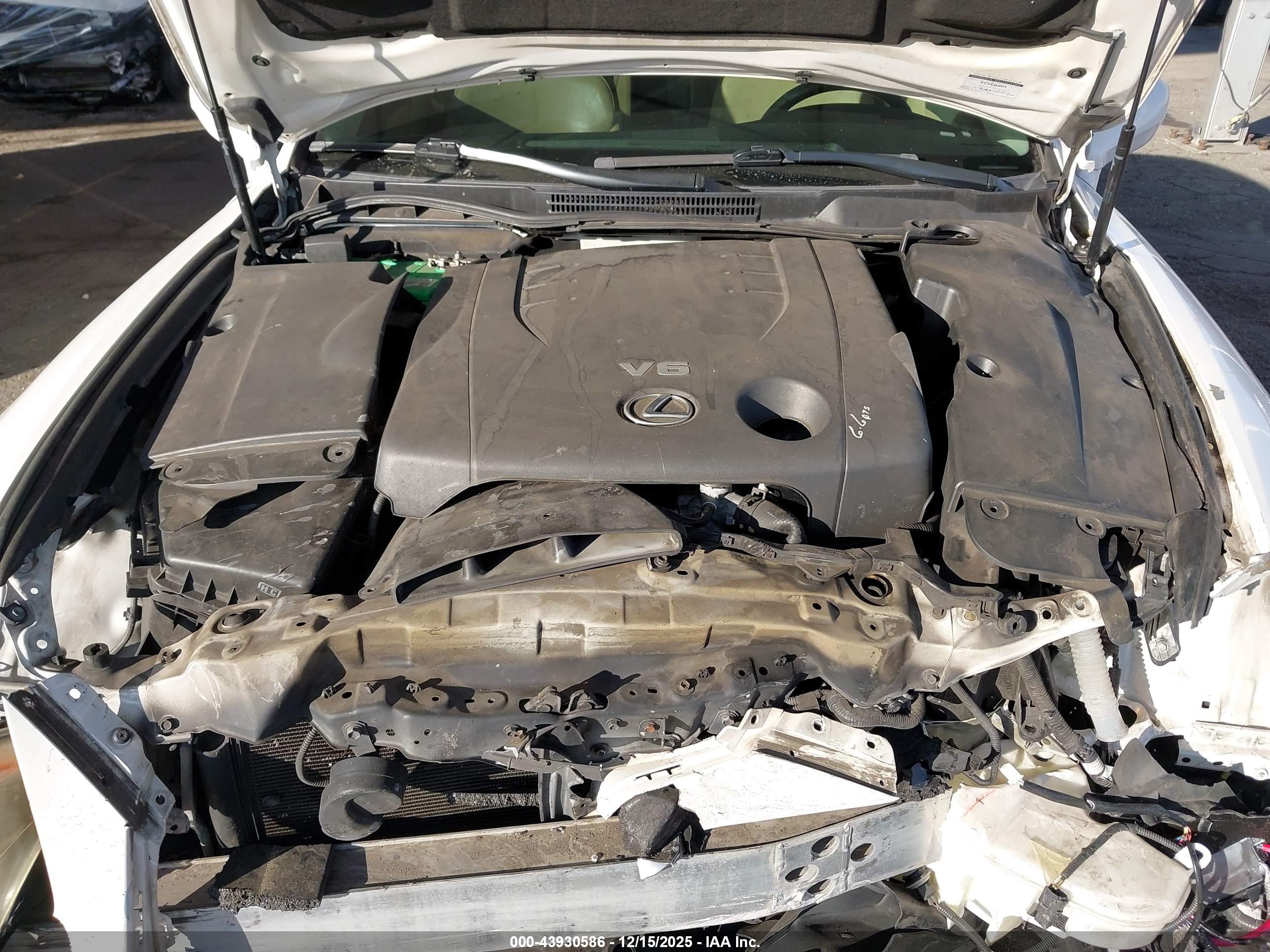 LEXUS IS image 10
