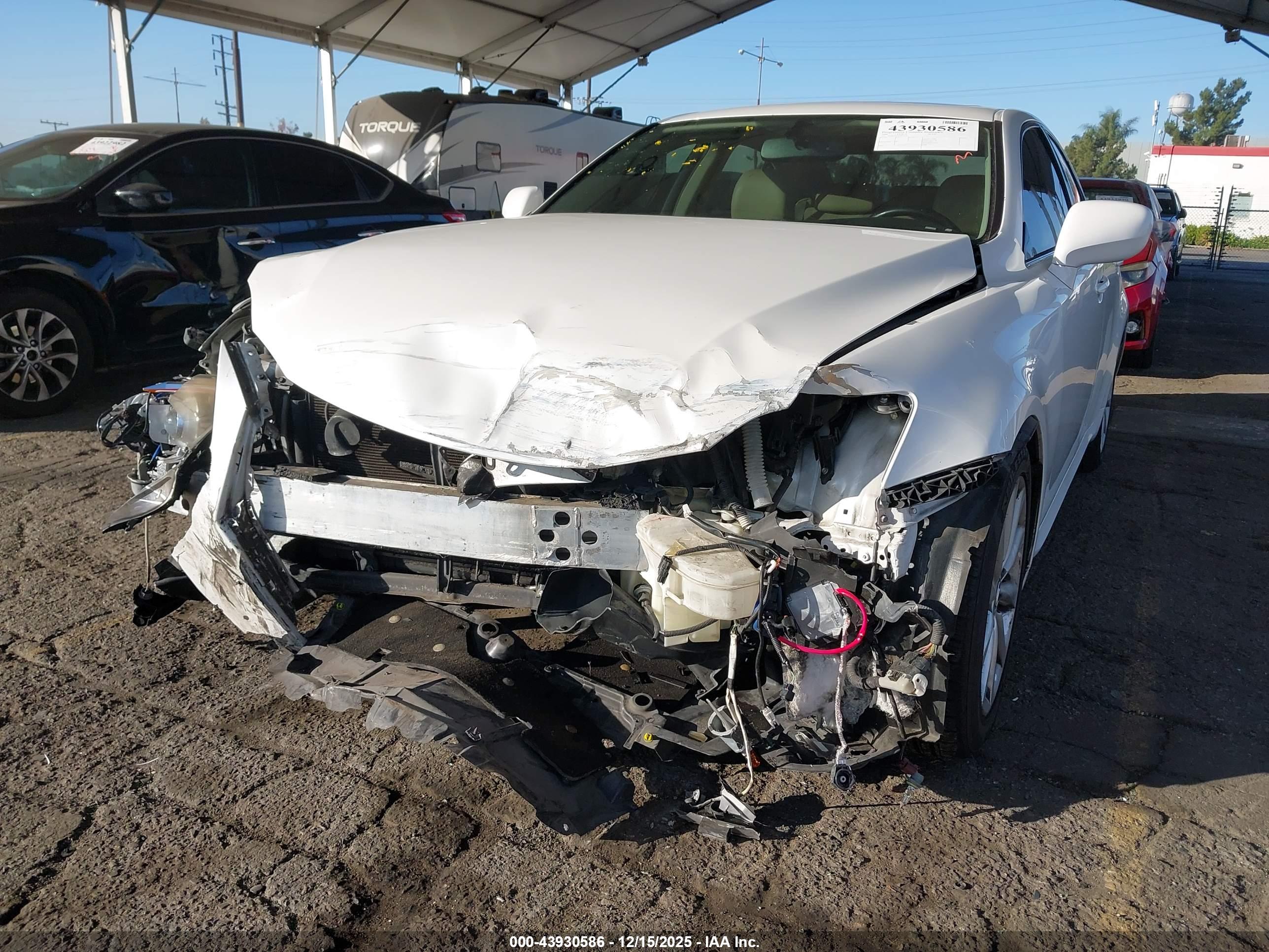 LEXUS IS image 6