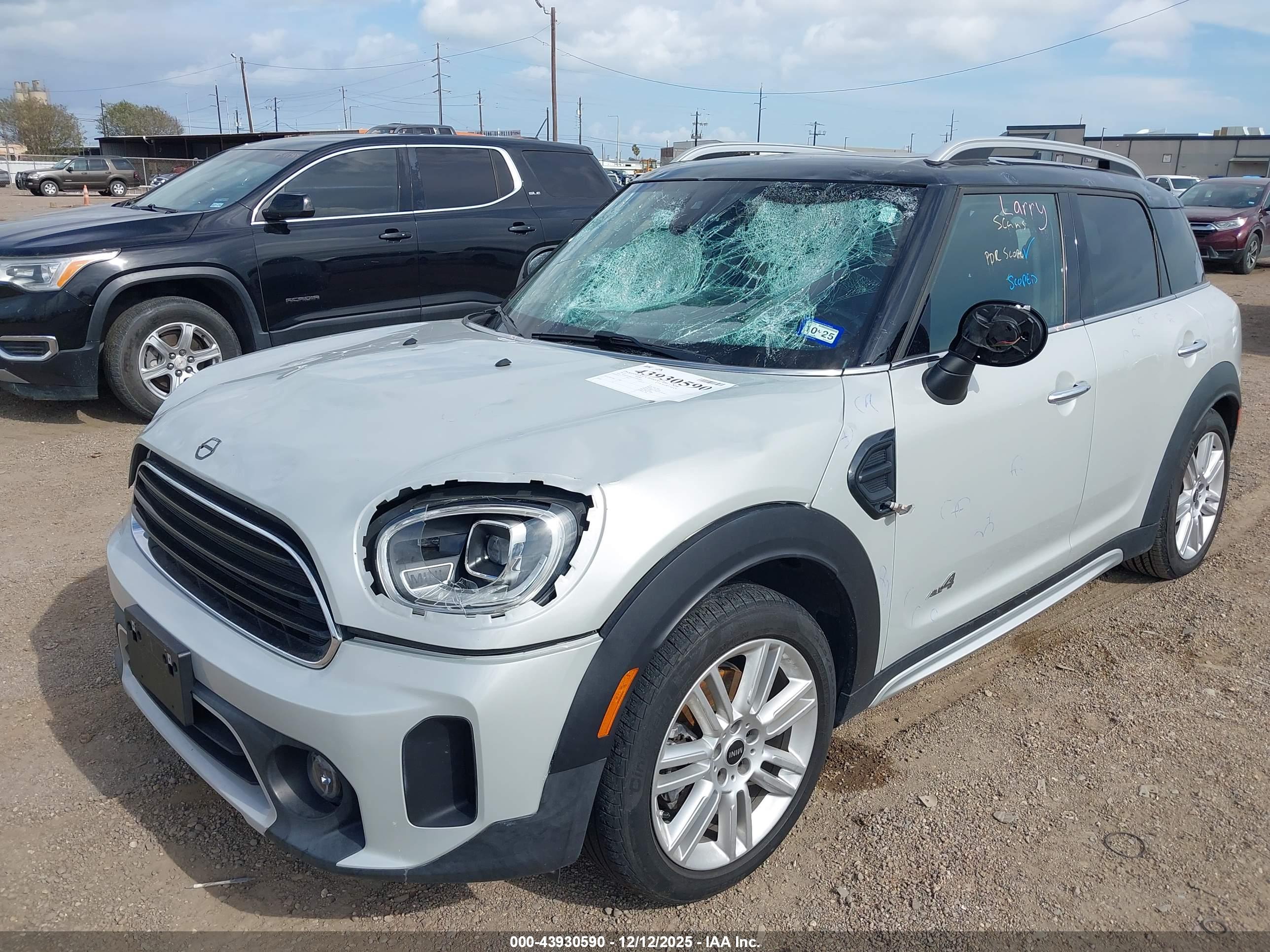 MINI COUNTRYMAN image 2