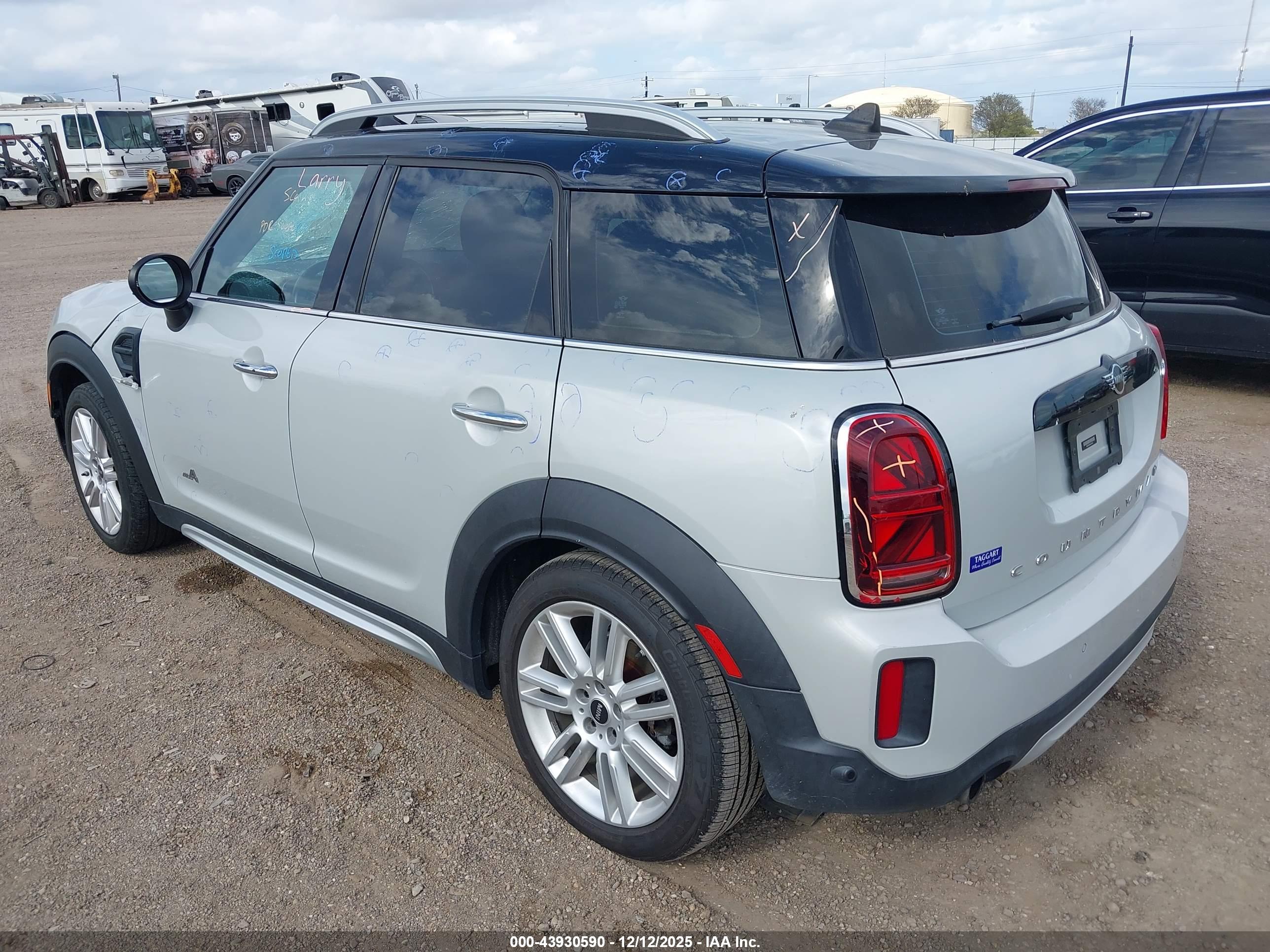 MINI COUNTRYMAN image 3