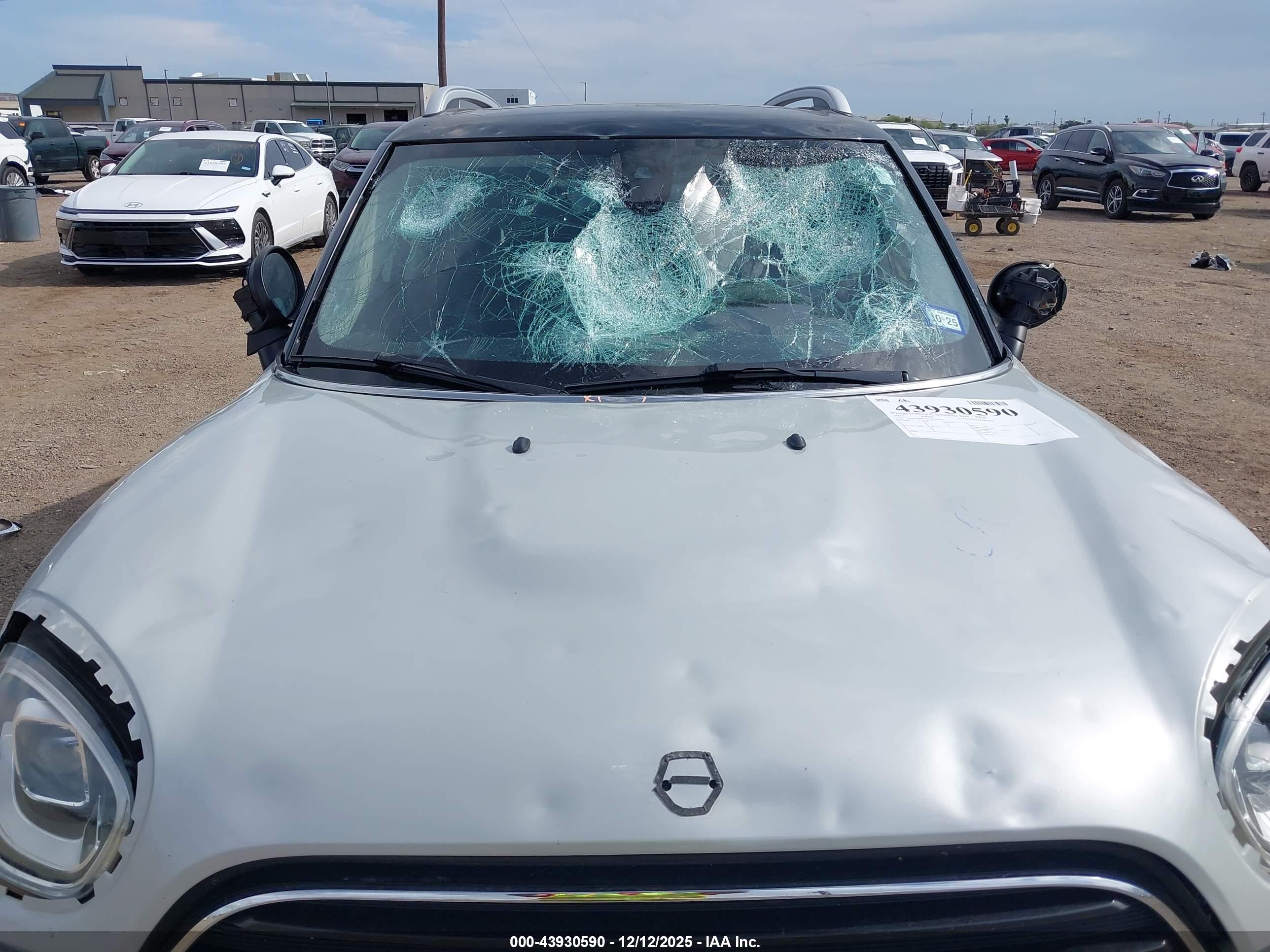 MINI COUNTRYMAN image 6
