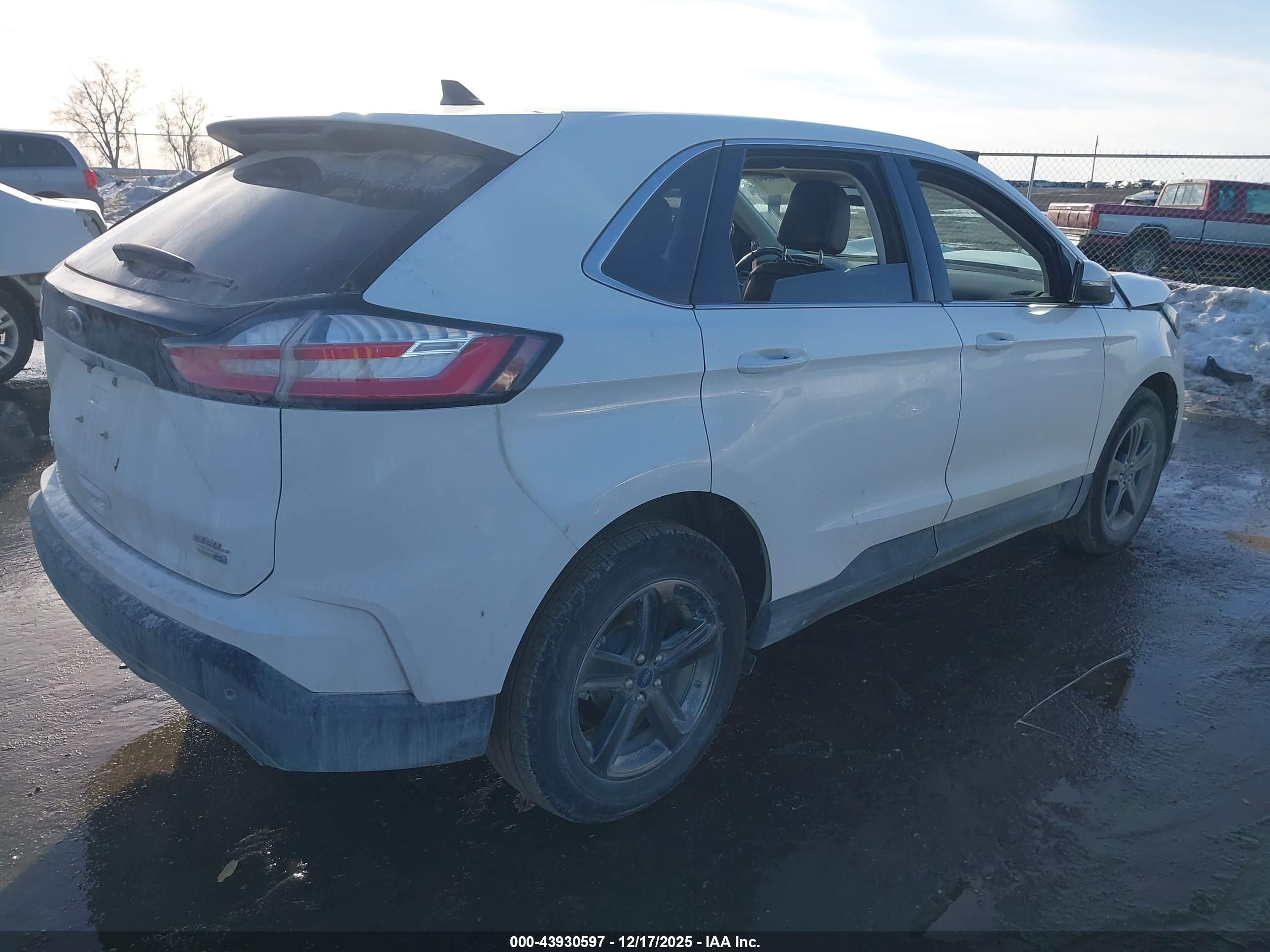 FORD EDGE image 4