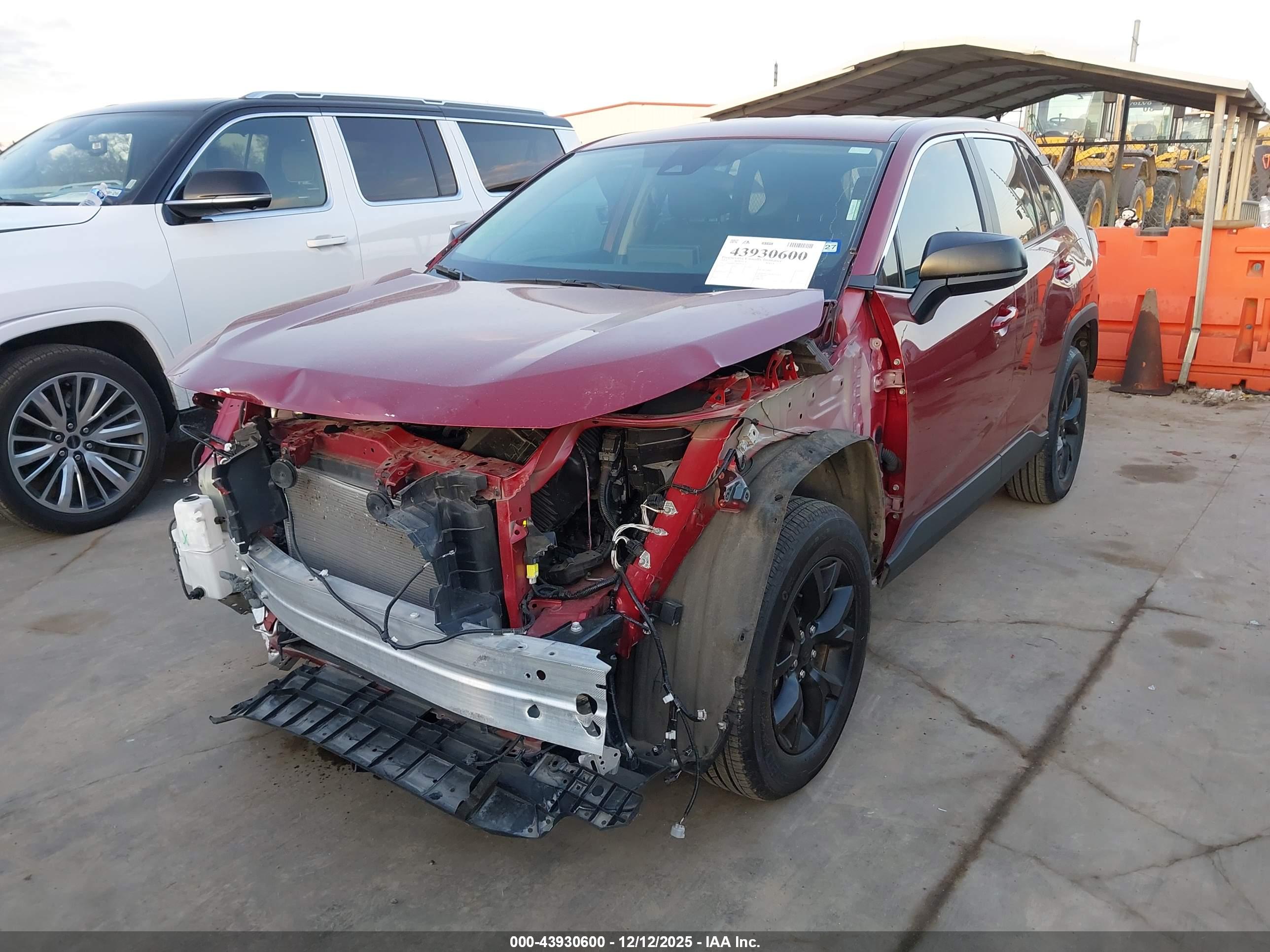 TOYOTA RAV4 image 2