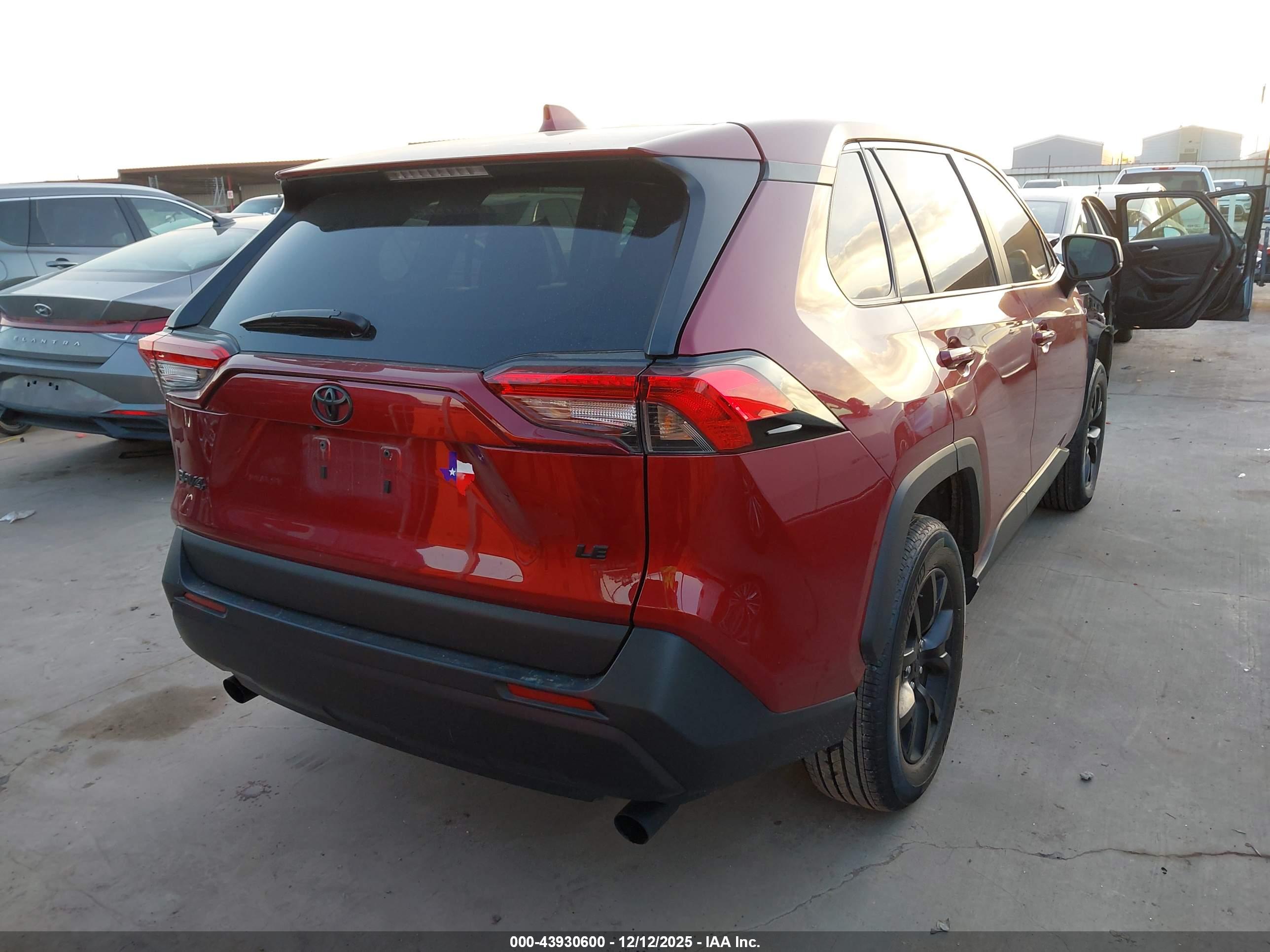 TOYOTA RAV4 image 4