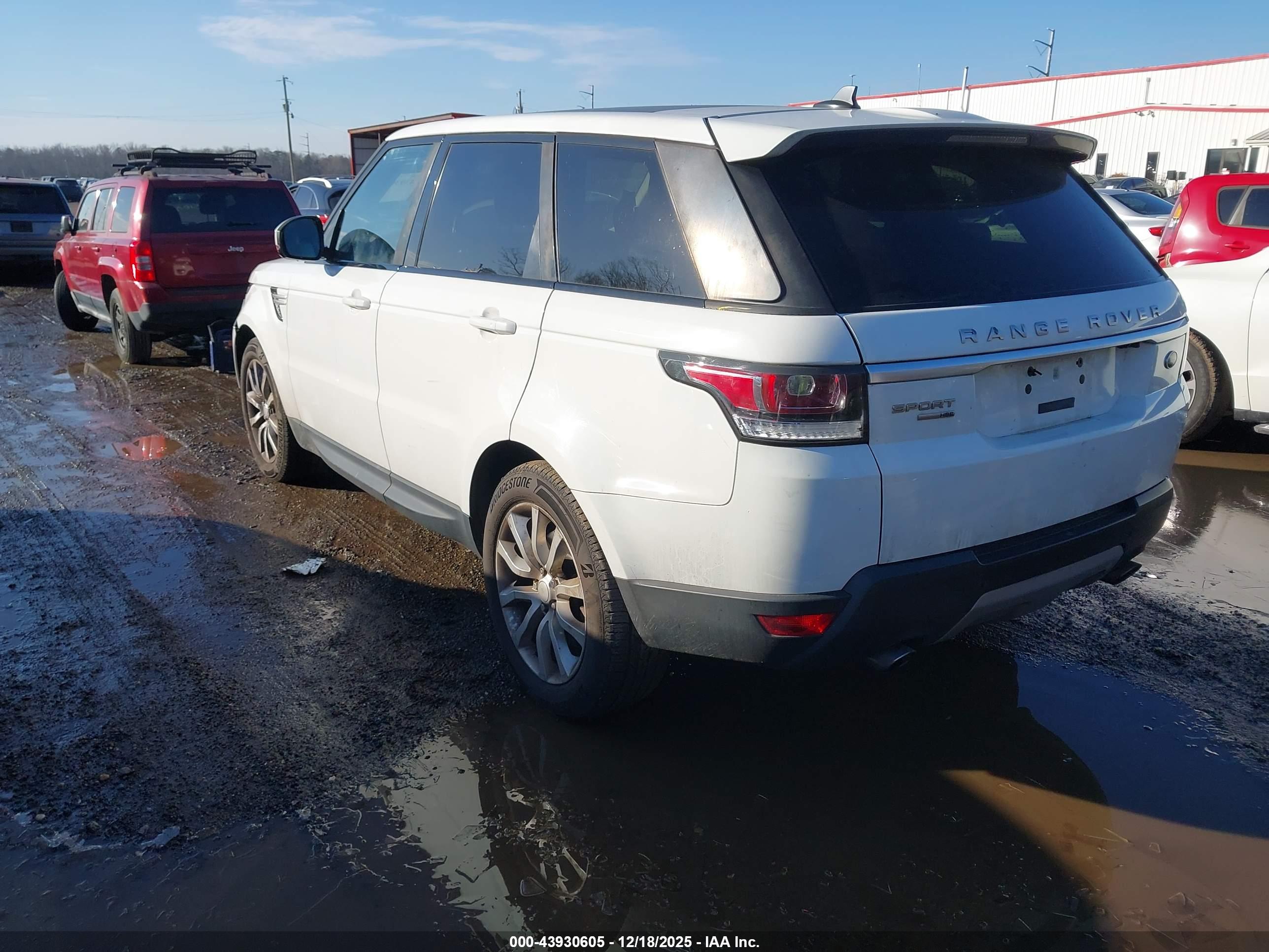 LAND ROVER image 3