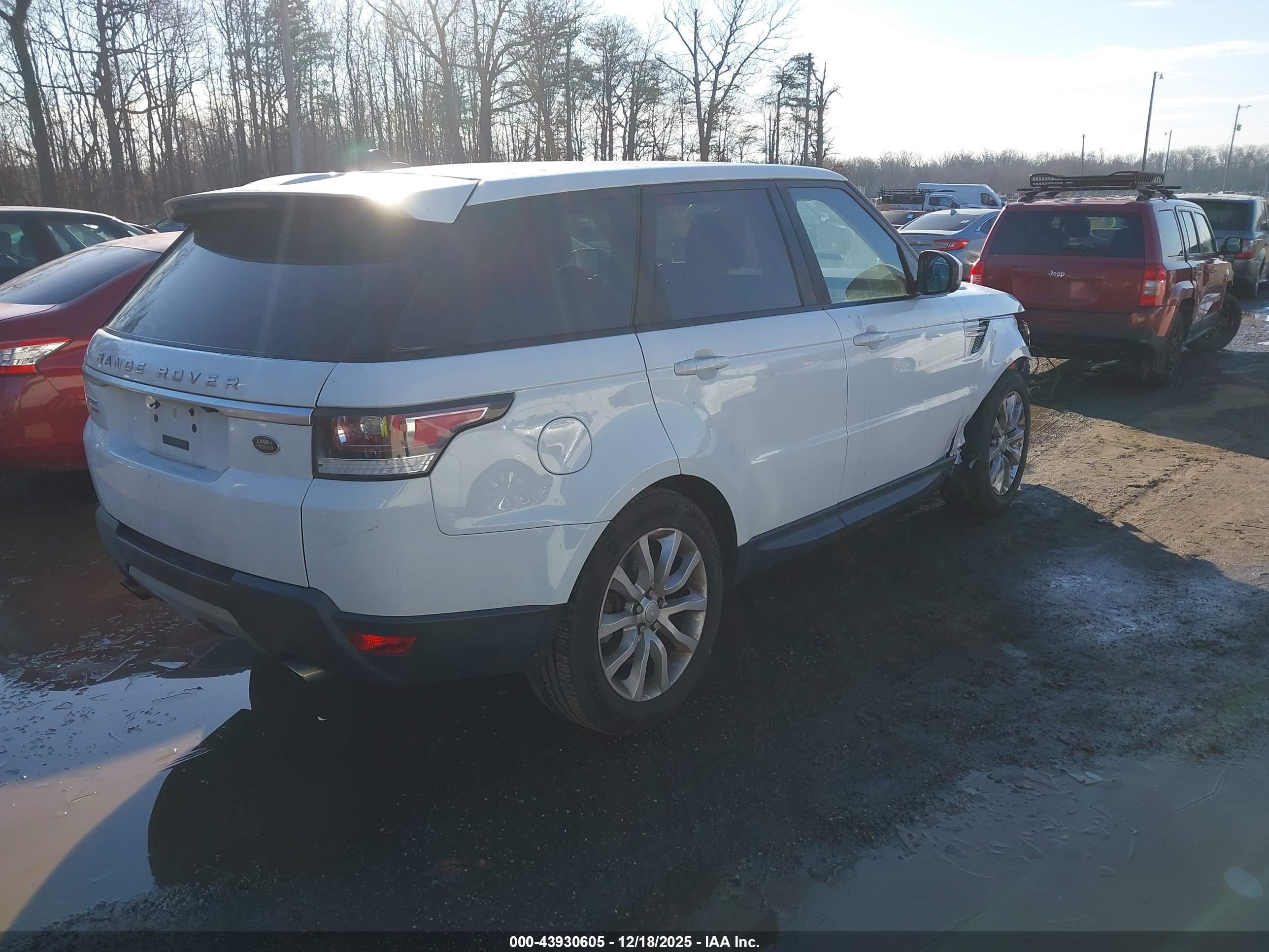 LAND ROVER image 4