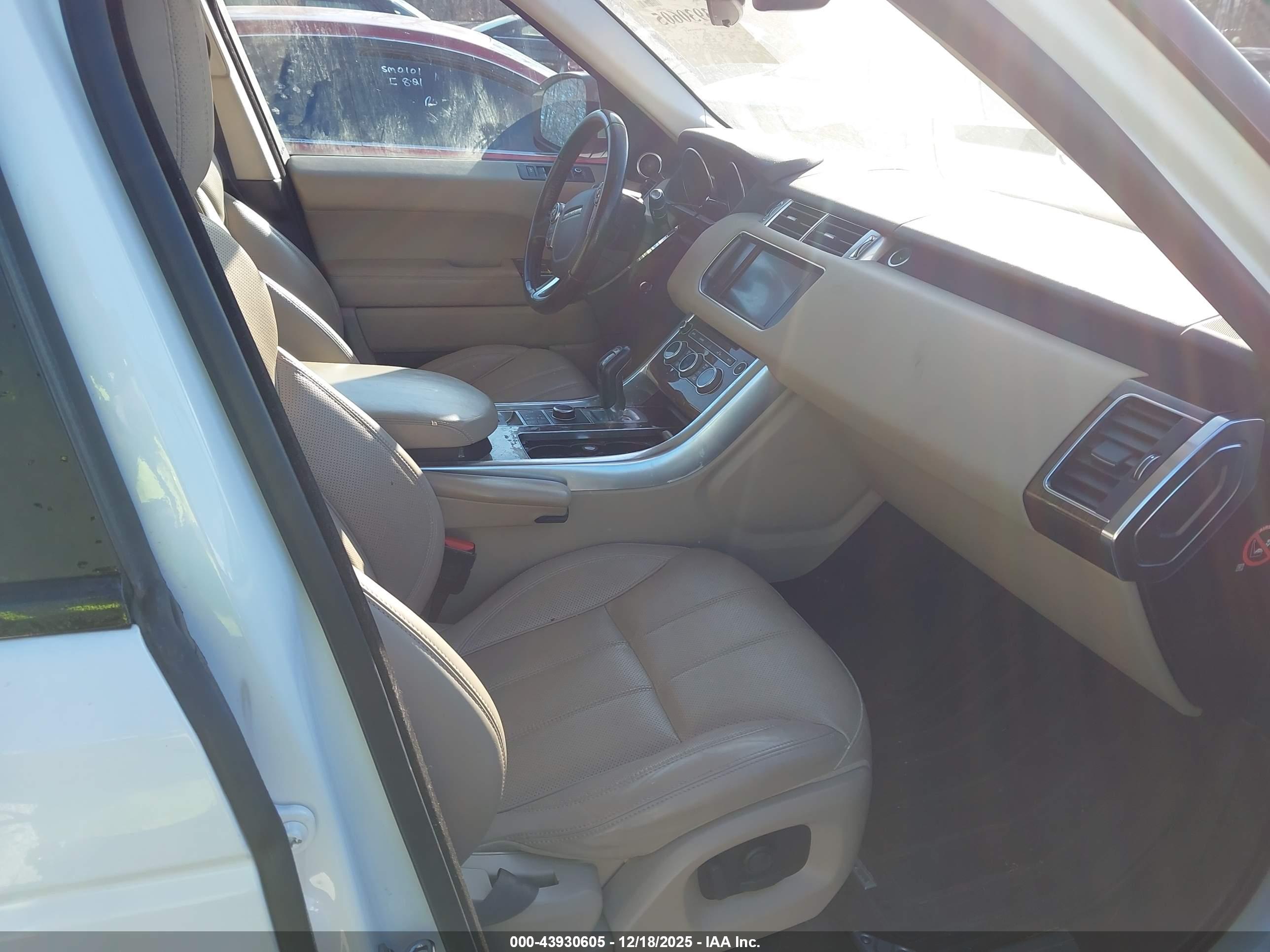 LAND ROVER image 5