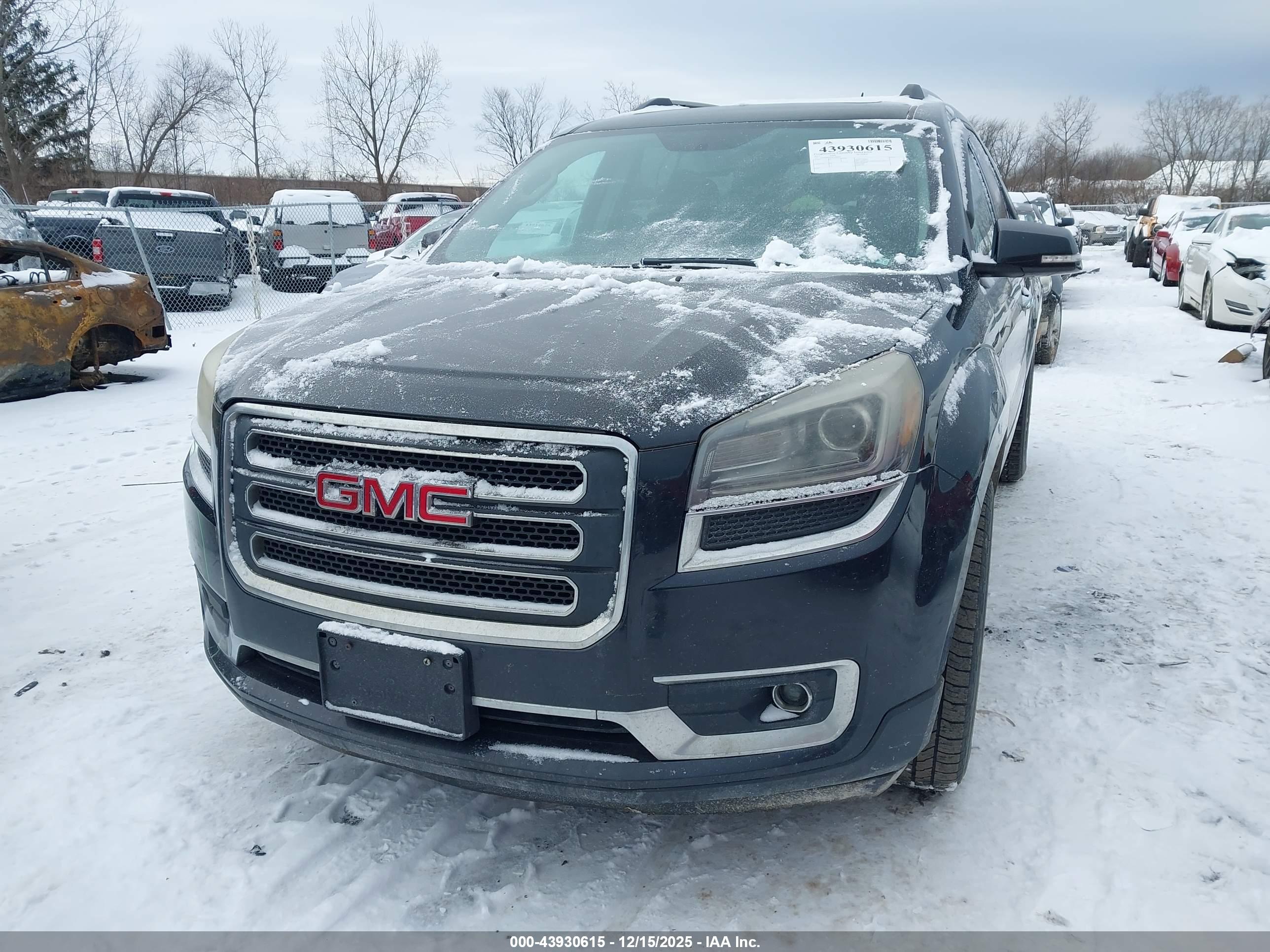 GMC ACADIA image 2
