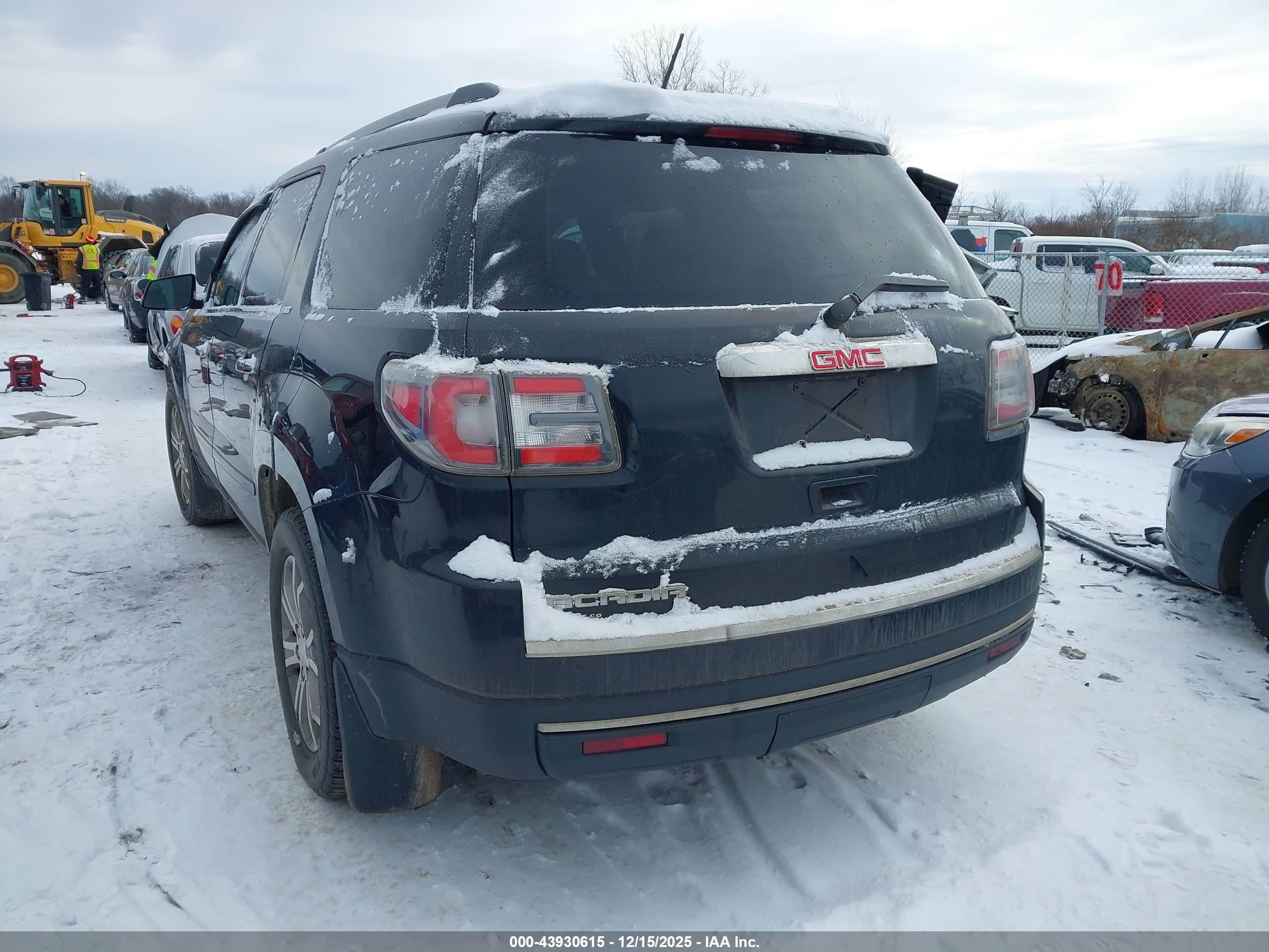 GMC ACADIA image 3
