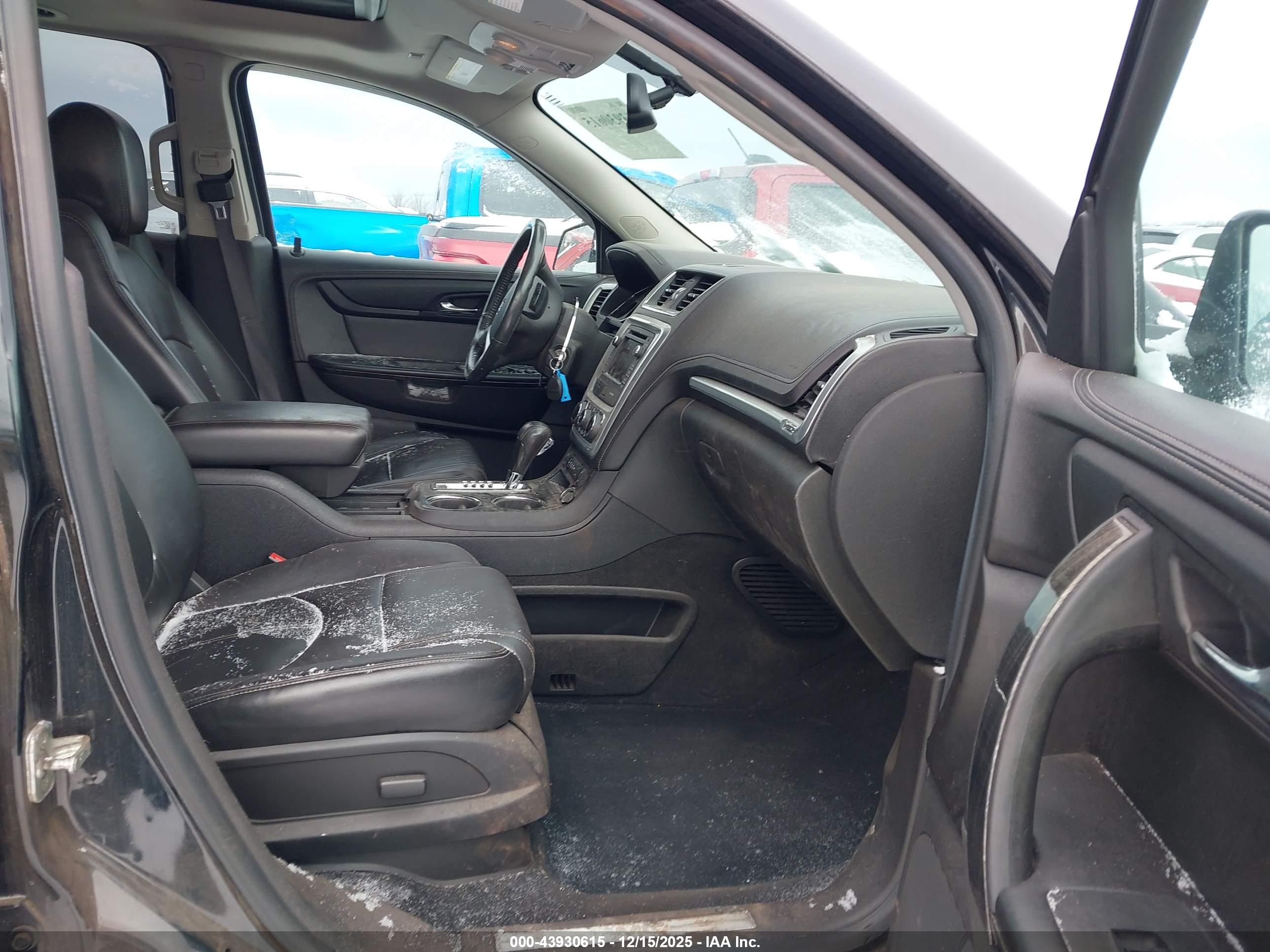 GMC ACADIA image 5