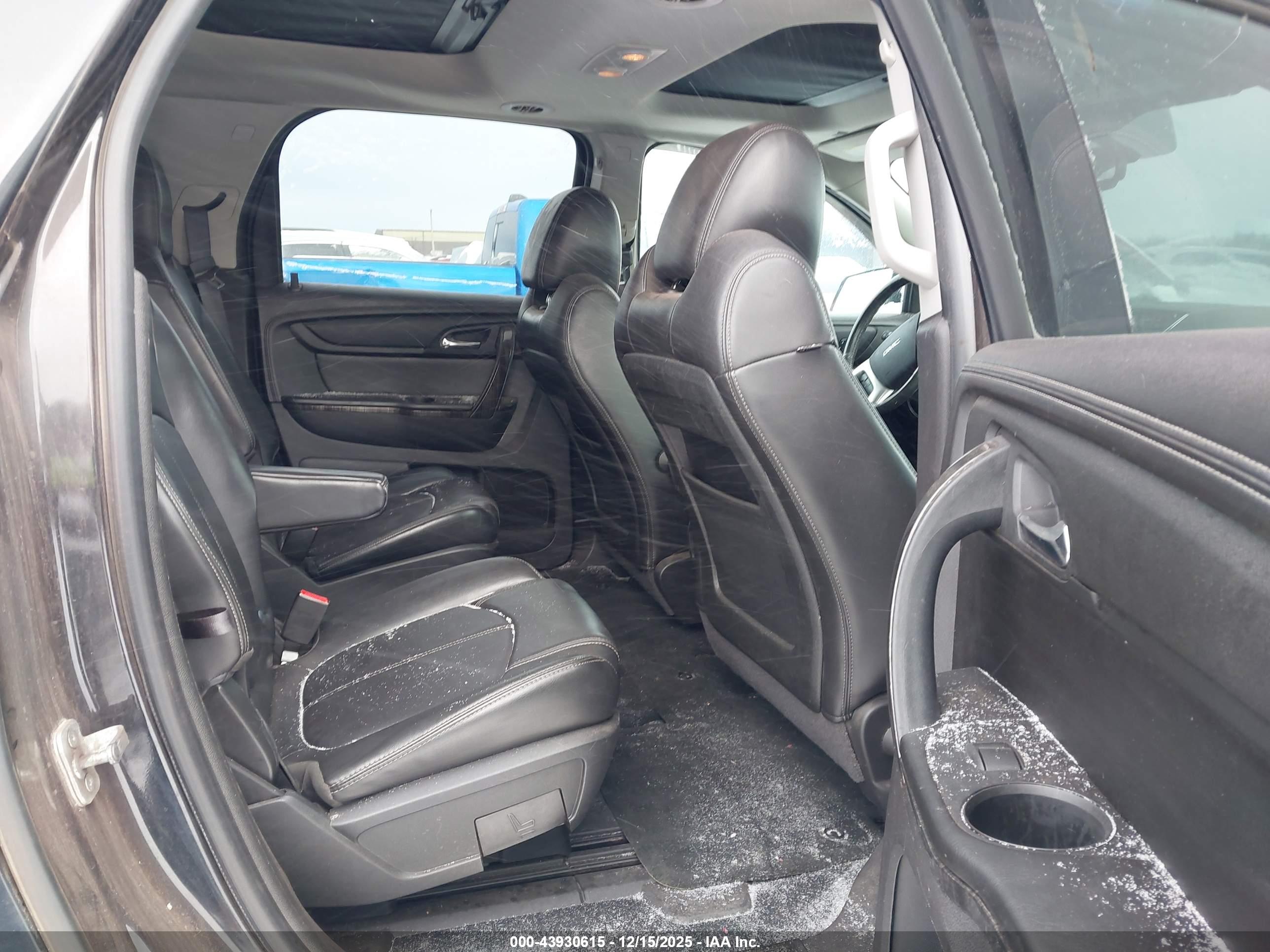 GMC ACADIA image 8
